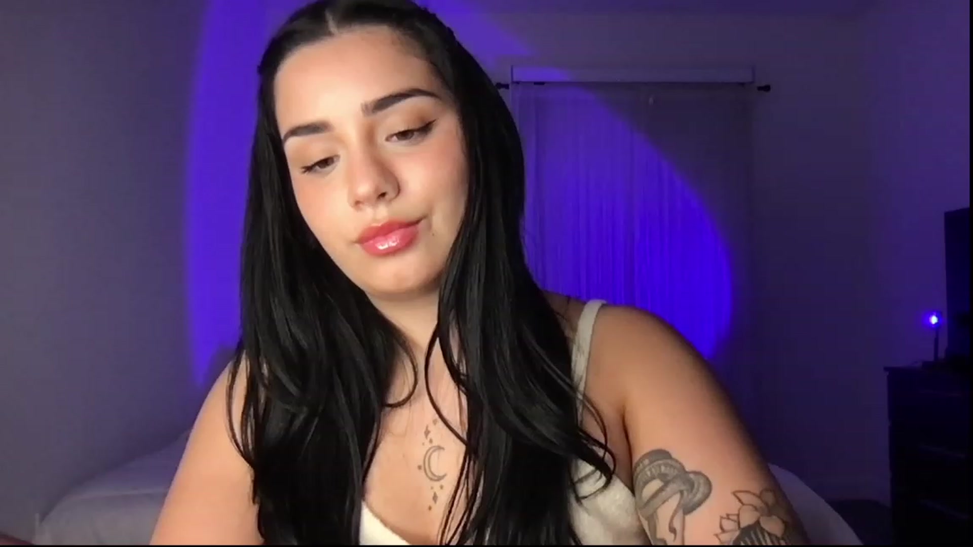 Gallery image thumbnail from babyxjulz's myfreecams stream on, 05/10/2023, 06:45 image 19 of 20