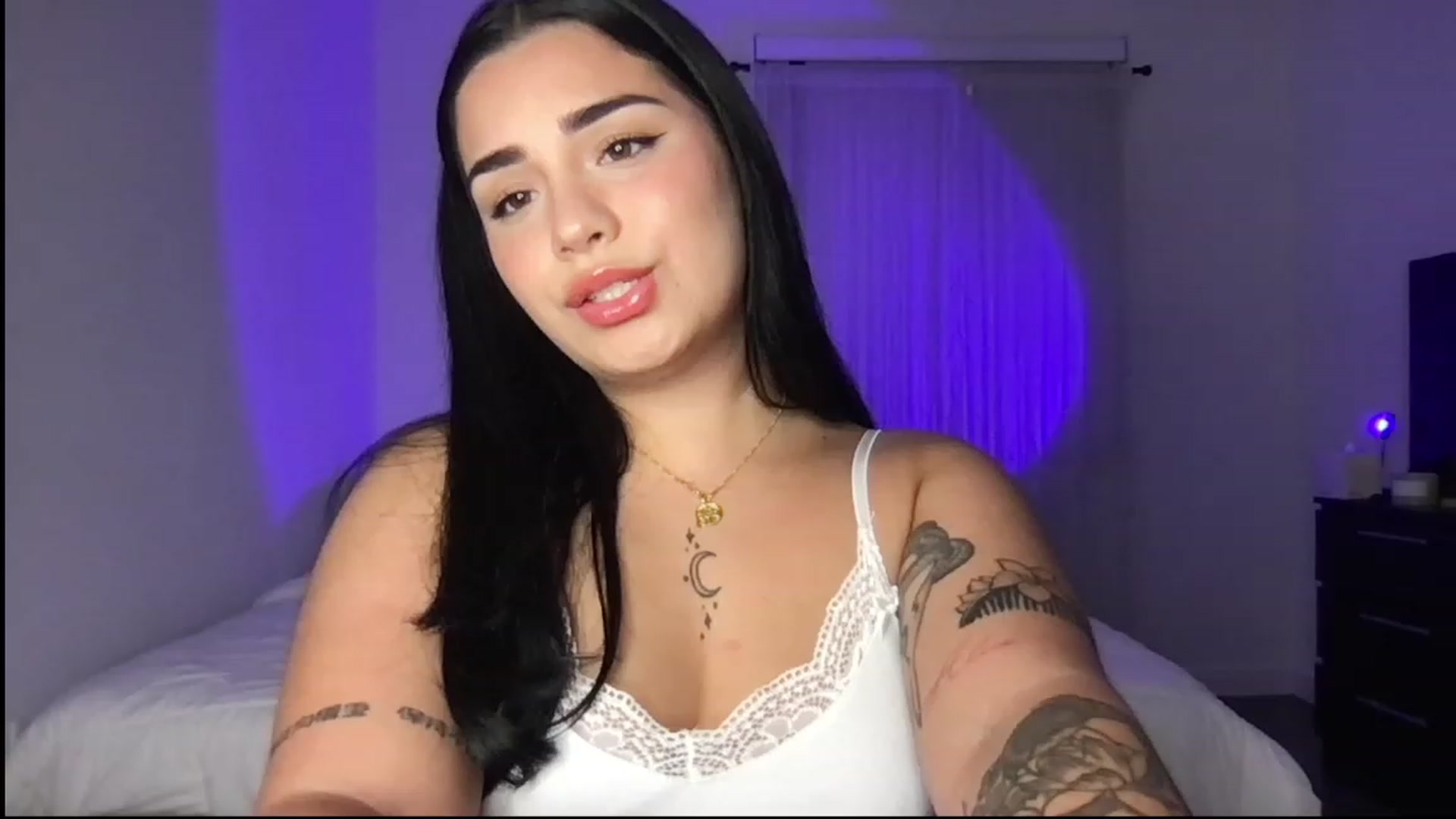 Gallery image thumbnail from babyxjulz's myfreecams stream on, 05/21/2023, 04:04 image 2 of 20