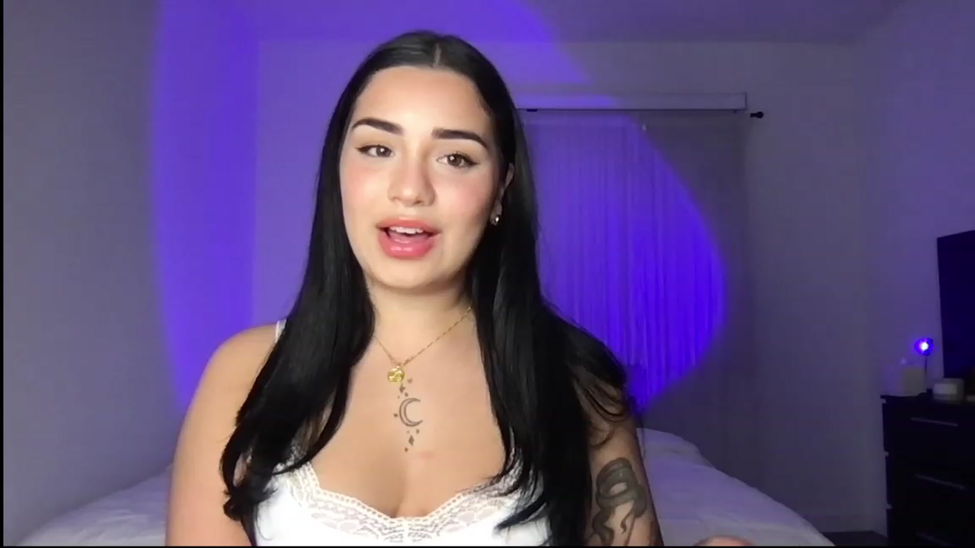 Gallery image thumbnail from babyxjulz's myfreecams stream on, 05/21/2023, 04:04 image 10 of 20