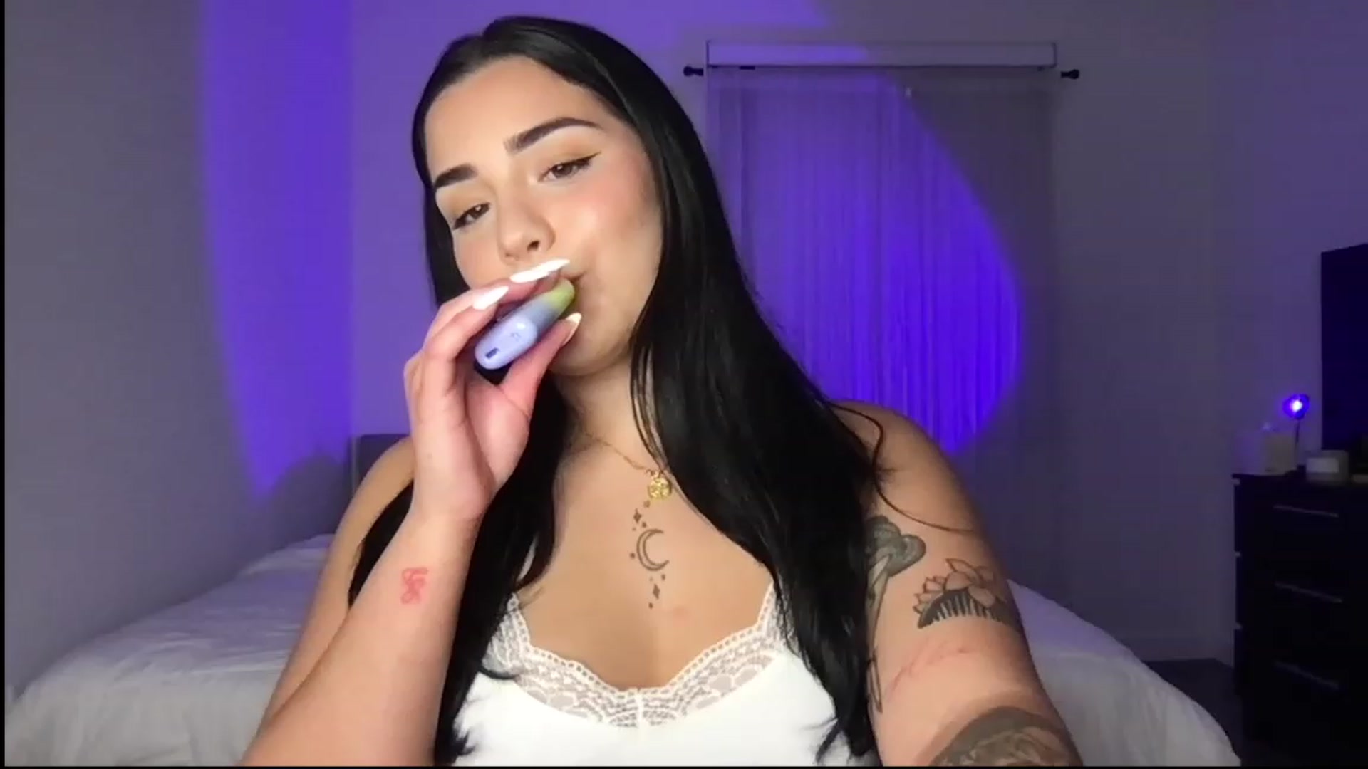 Gallery image thumbnail from babyxjulz's myfreecams stream on, 05/21/2023, 04:04 image 3 of 20