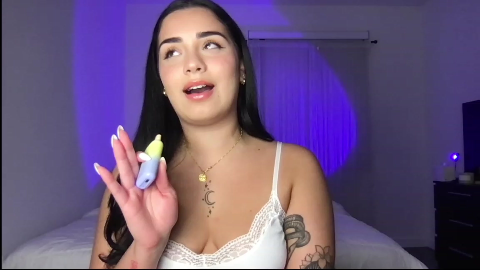 Gallery image thumbnail from babyxjulz's myfreecams stream on, 05/21/2023, 04:04 image 11 of 20