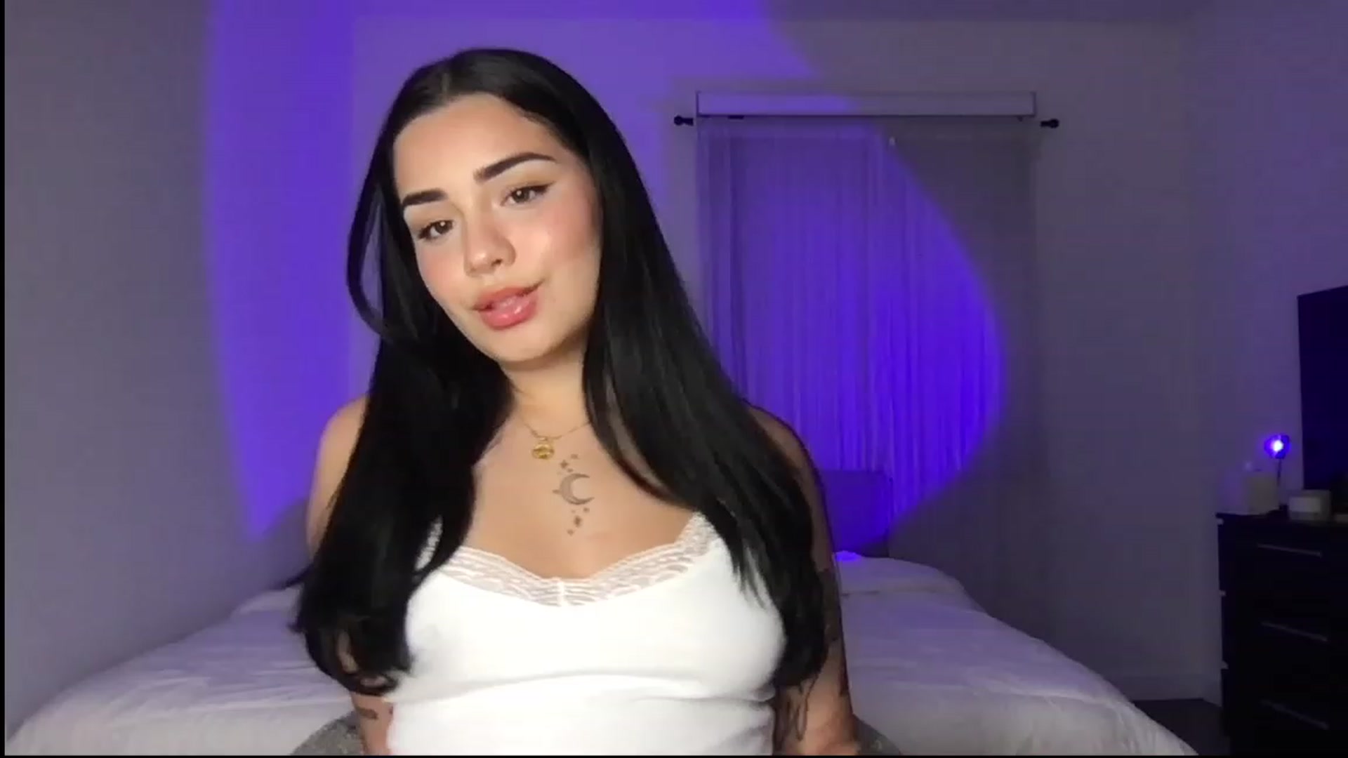 Gallery image thumbnail from babyxjulz's myfreecams stream on, 05/21/2023, 04:04 image 18 of 20