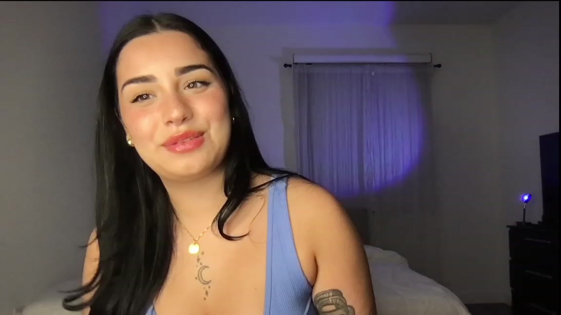 Gallery image thumbnail from babyxjulz's myfreecams stream on, 05/25/2023, 06:00 image 18 of 20
