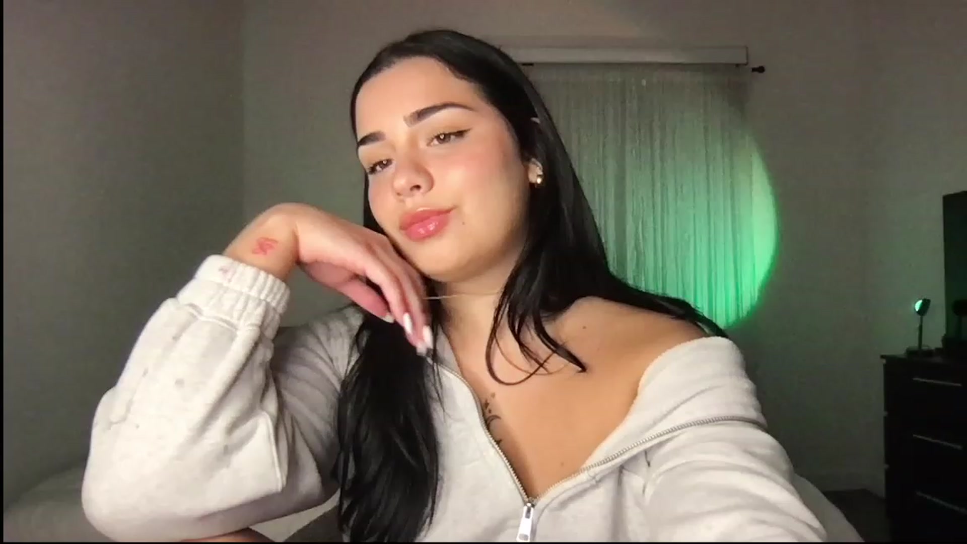 Gallery image thumbnail from babyxjulz's myfreecams stream on, 05/31/2023, 05:25 image 9 of 20