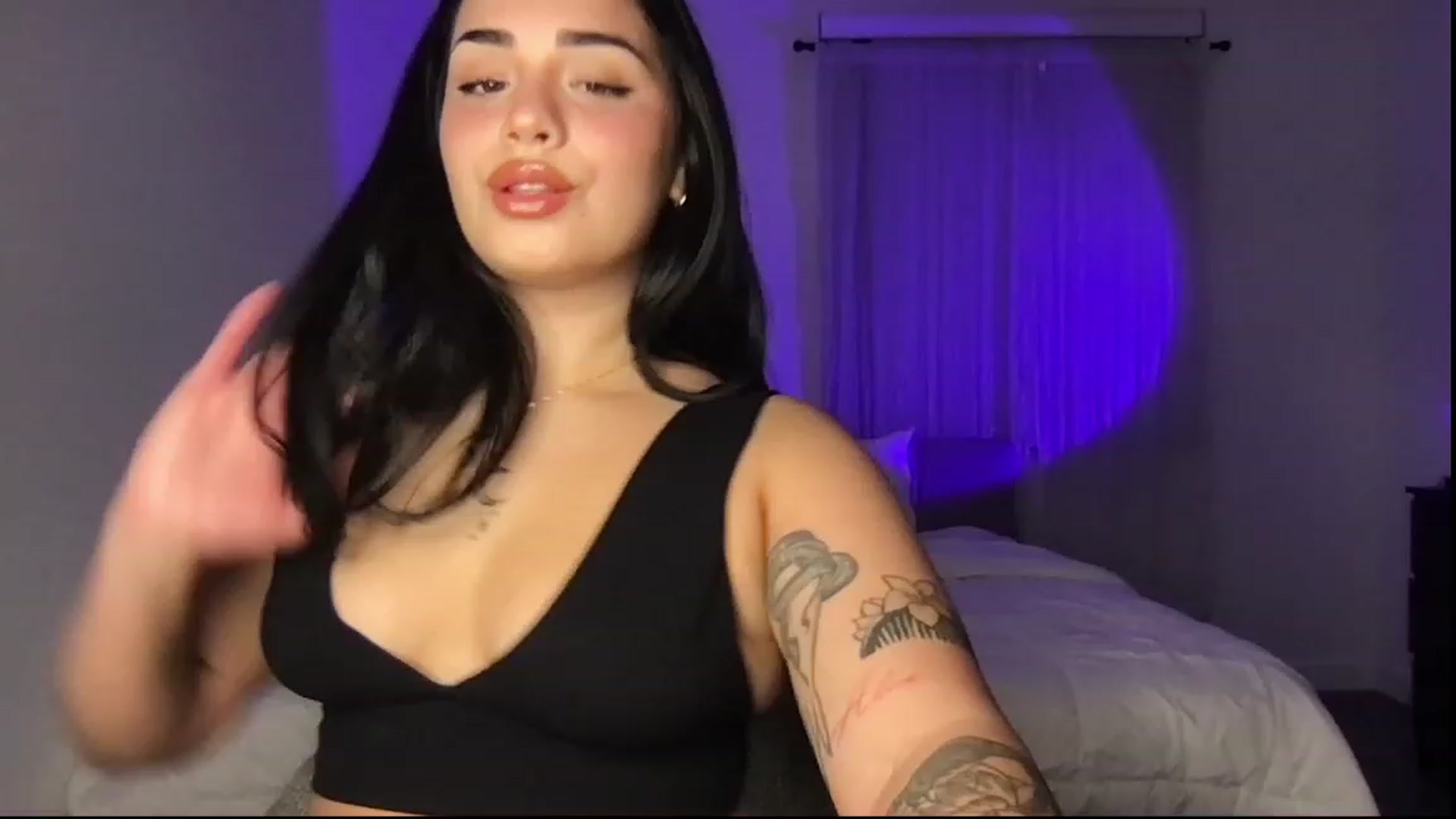 Gallery image thumbnail from babyxjulz's myfreecams stream on, 06/04/2023, 03:22 image 11 of 20