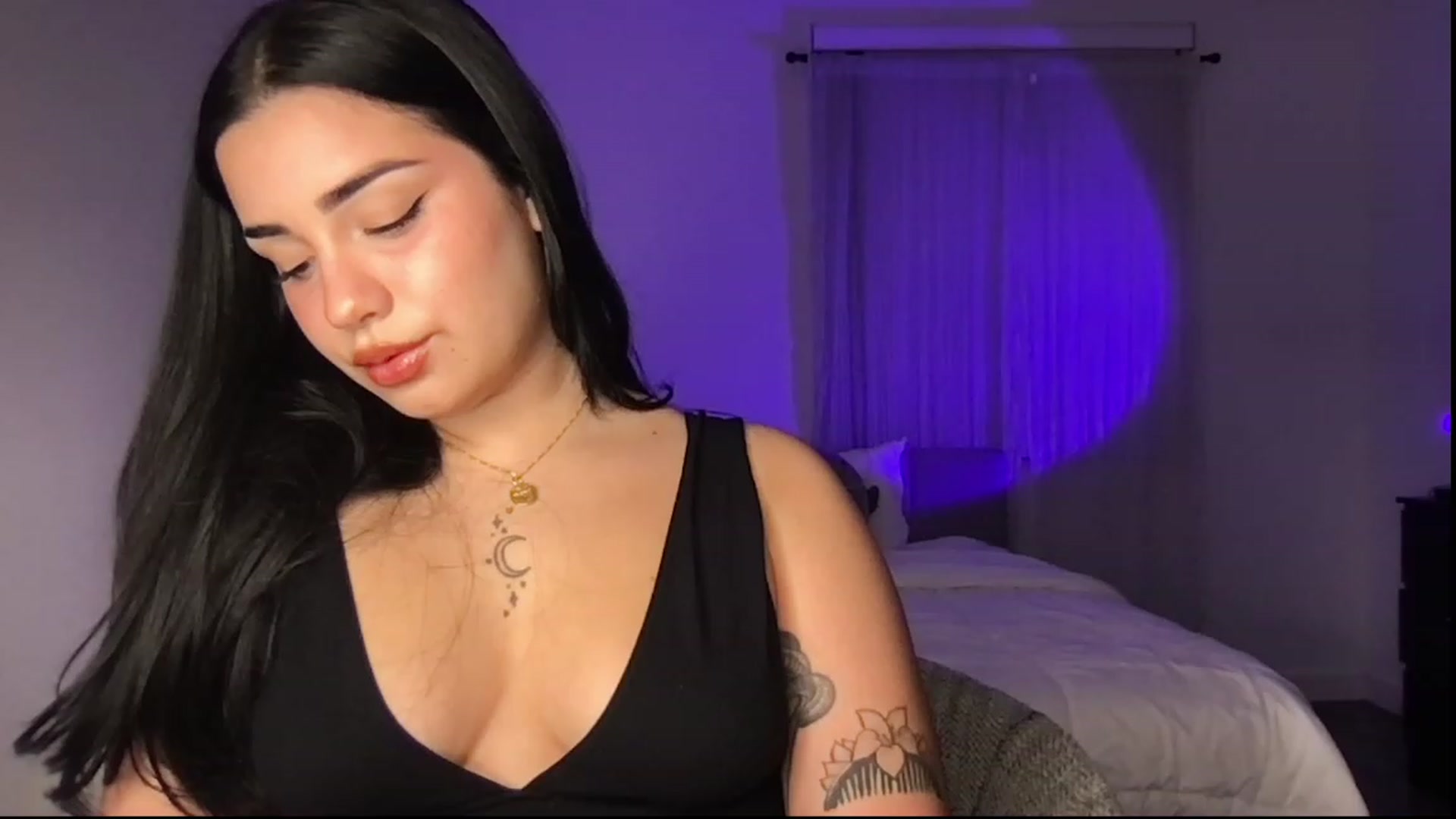 Gallery image thumbnail from babyxjulz's myfreecams stream on, 06/04/2023, 03:22 image 1 of 20