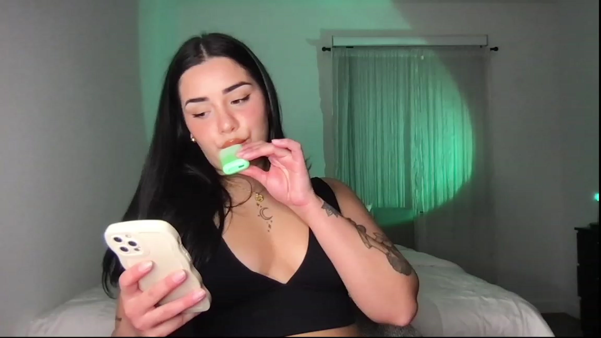 Gallery image thumbnail from babyxjulz's myfreecams stream on, 06/04/2023, 03:22 image 4 of 20