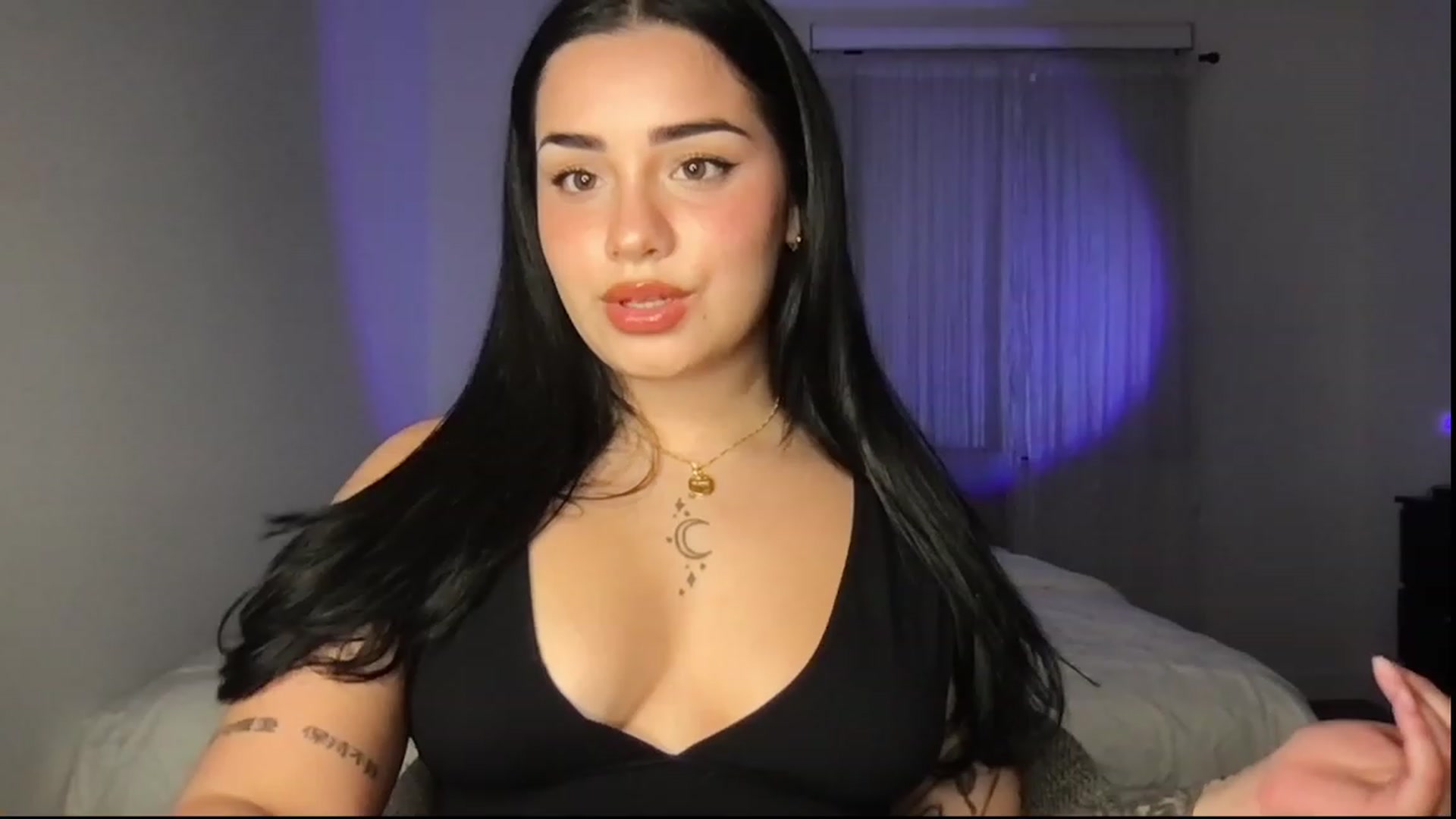 Gallery image thumbnail from babyxjulz's myfreecams stream on, 06/04/2023, 03:22 image 2 of 20