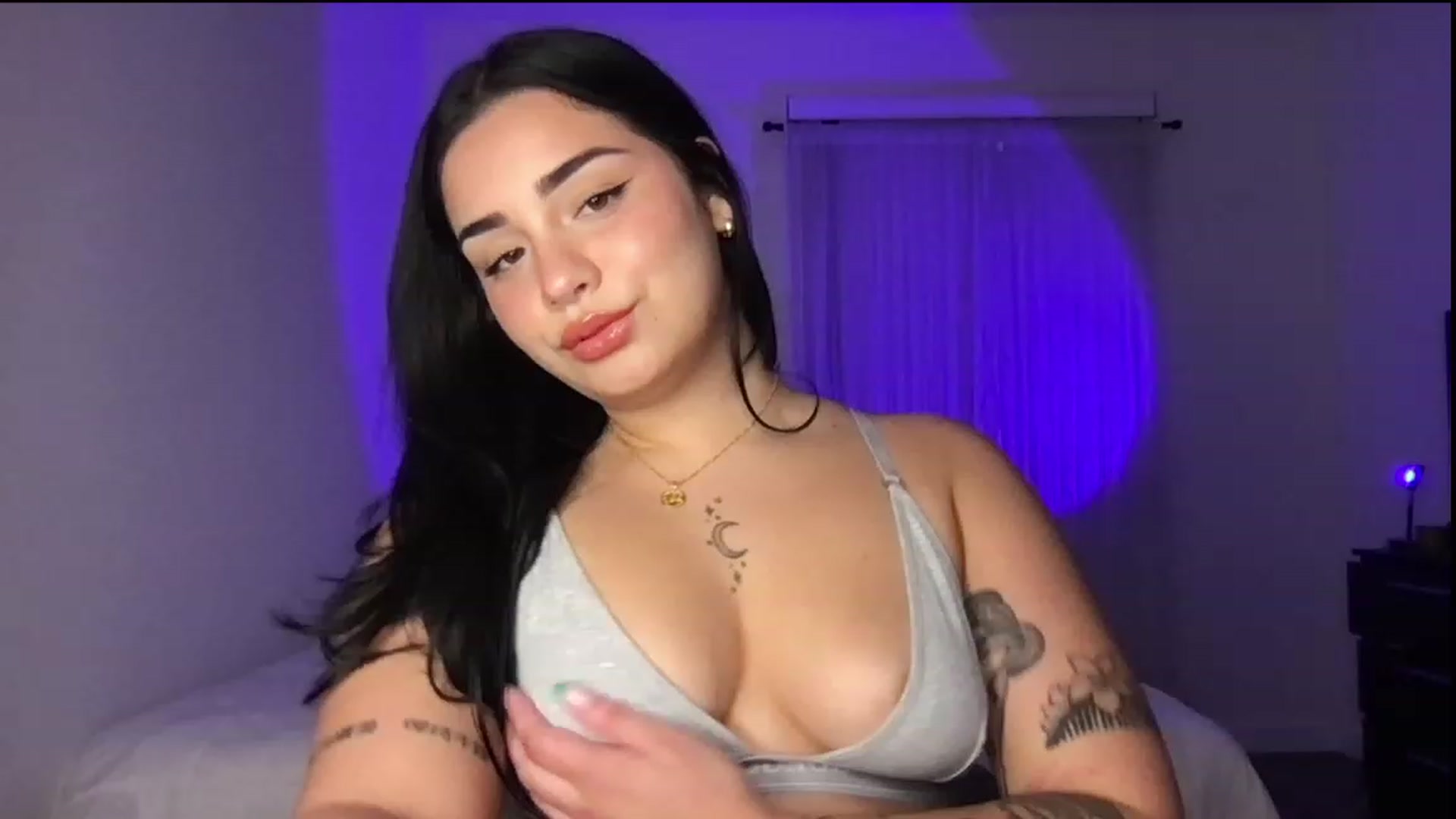 Gallery image thumbnail from babyxjulz's myfreecams stream on, 06/06/2023, 04:07 image 9 of 20