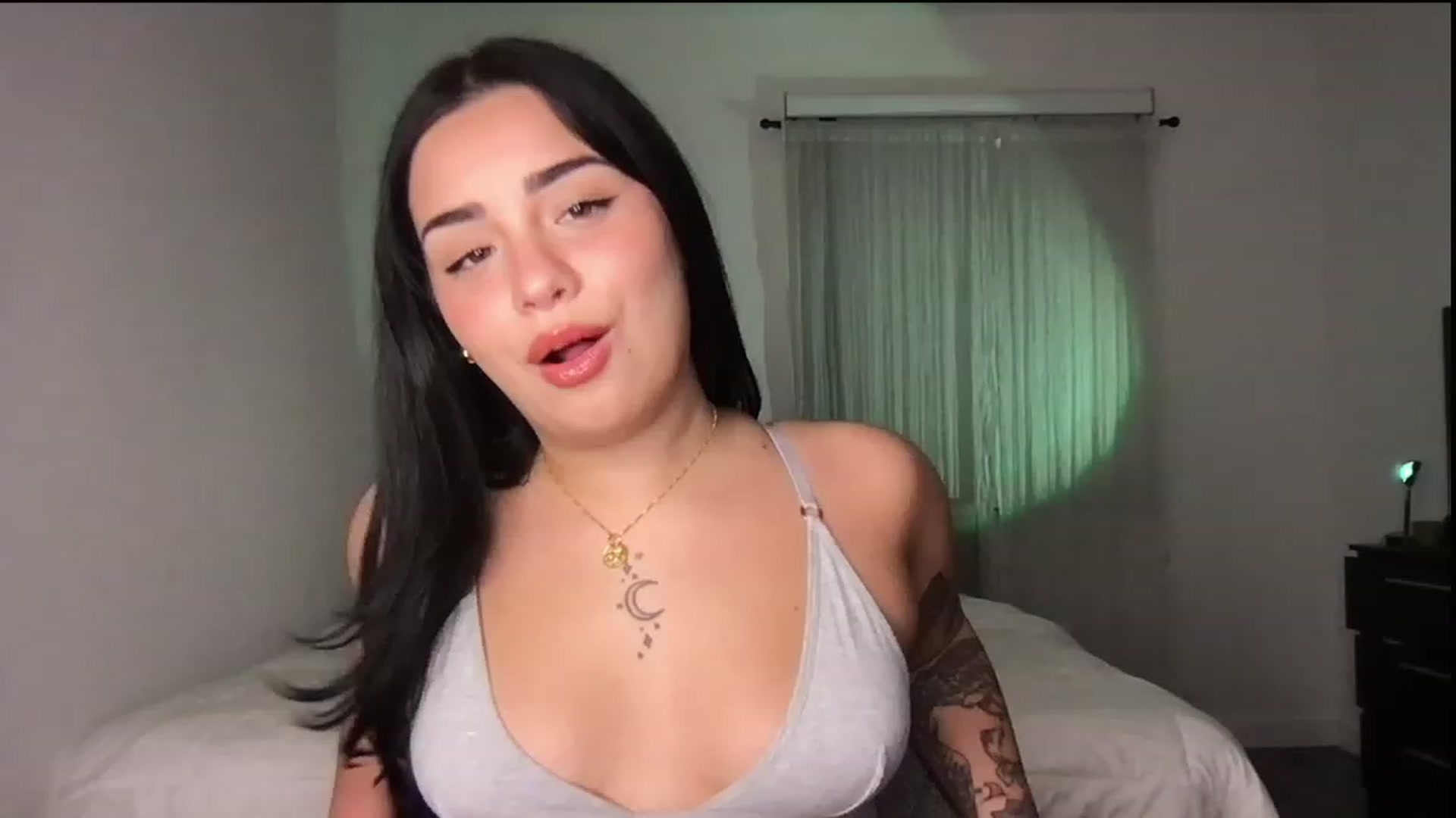 Gallery image thumbnail from babyxjulz's myfreecams stream on, 06/06/2023, 04:07 image 19 of 20