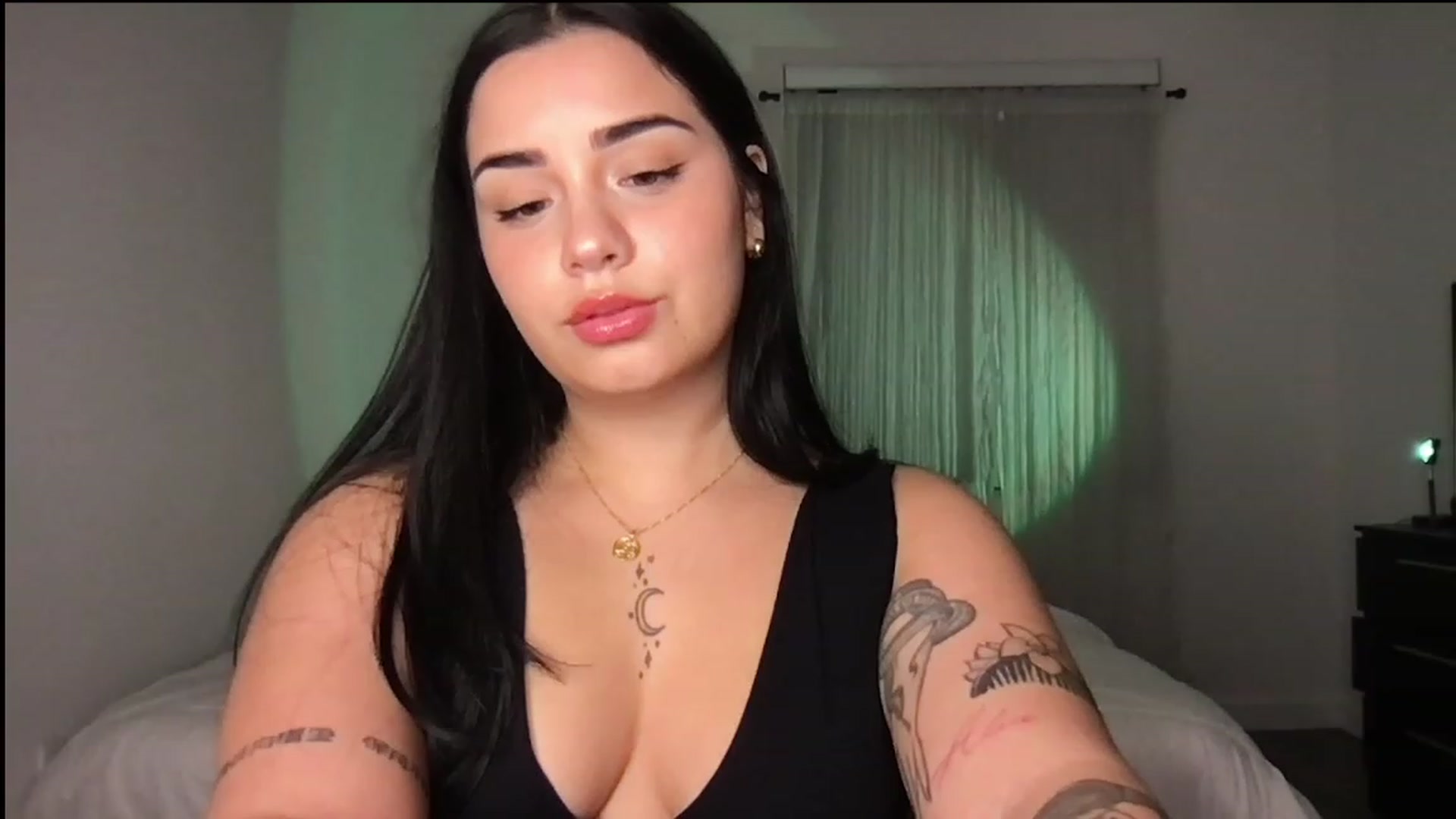 Gallery image thumbnail from babyxjulz's myfreecams stream on, 06/12/2023, 04:34 image 1 of 20