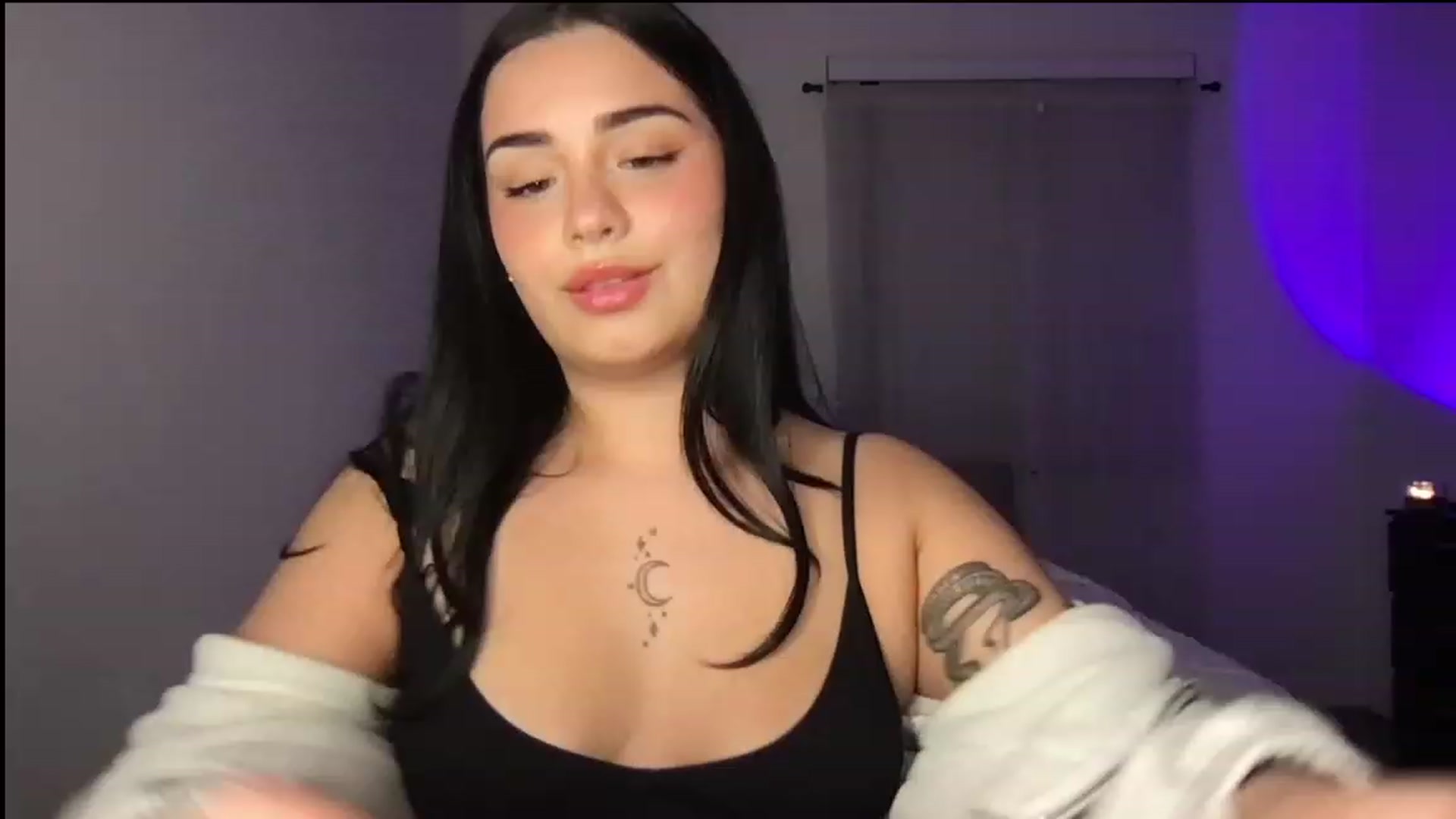 Gallery image thumbnail from babyxjulz's myfreecams stream on, 06/20/2023, 04:07 image 10 of 20