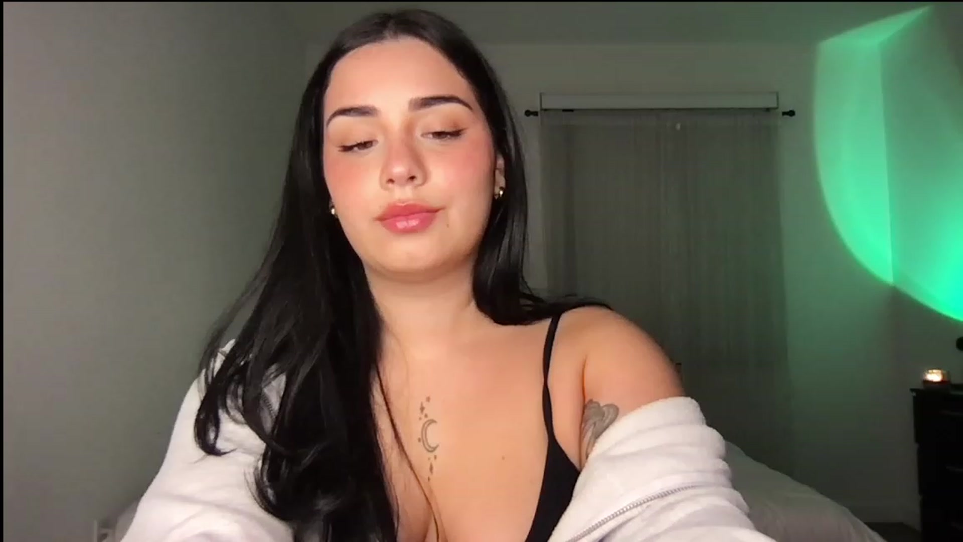 Gallery image thumbnail from babyxjulz's myfreecams stream on, 06/20/2023, 04:07 image 8 of 20