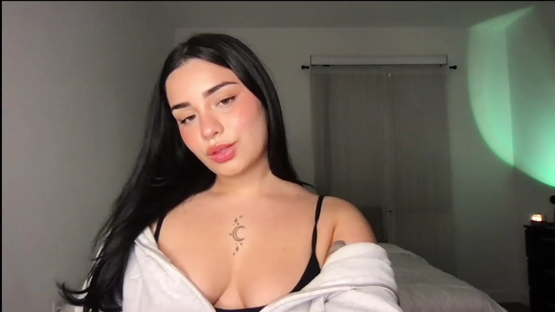 Gallery image thumbnail from babyxjulz's myfreecams stream on, 06/20/2023, 04:07 image 7 of 20
