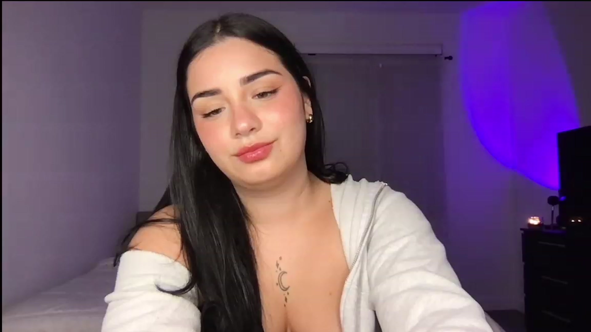 Gallery image thumbnail from babyxjulz's myfreecams stream on, 06/20/2023, 05:23 image 5 of 20