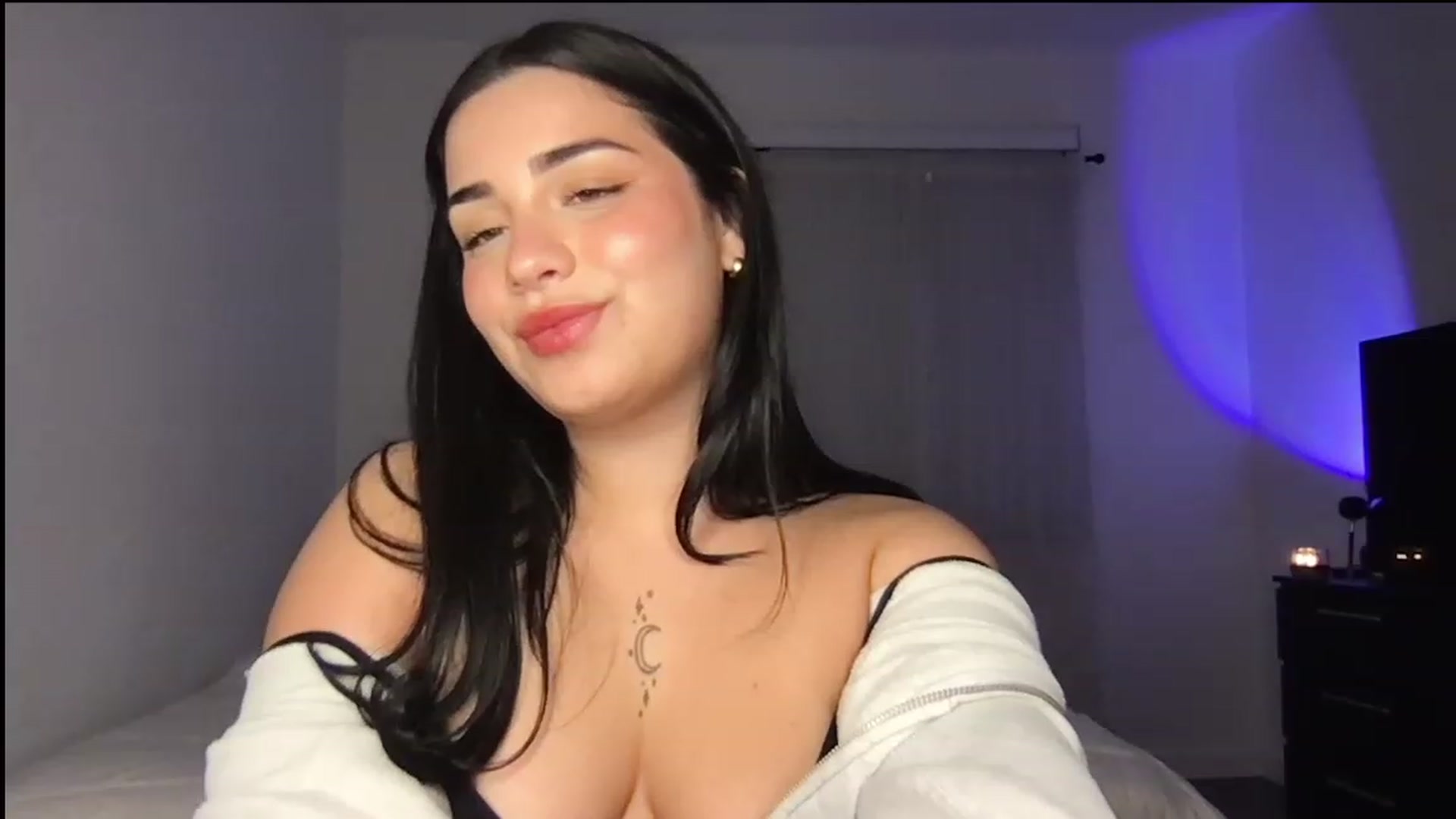 Gallery image thumbnail from babyxjulz's myfreecams stream on, 06/20/2023, 05:23 image 17 of 20