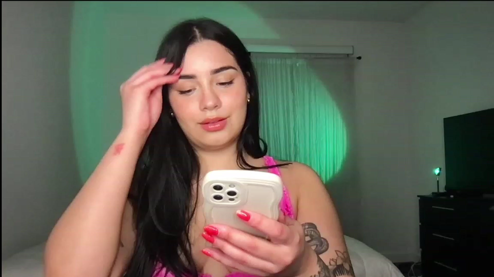 Gallery image thumbnail from babyxjulz's myfreecams stream on, 06/25/2023, 04:22 image 16 of 20