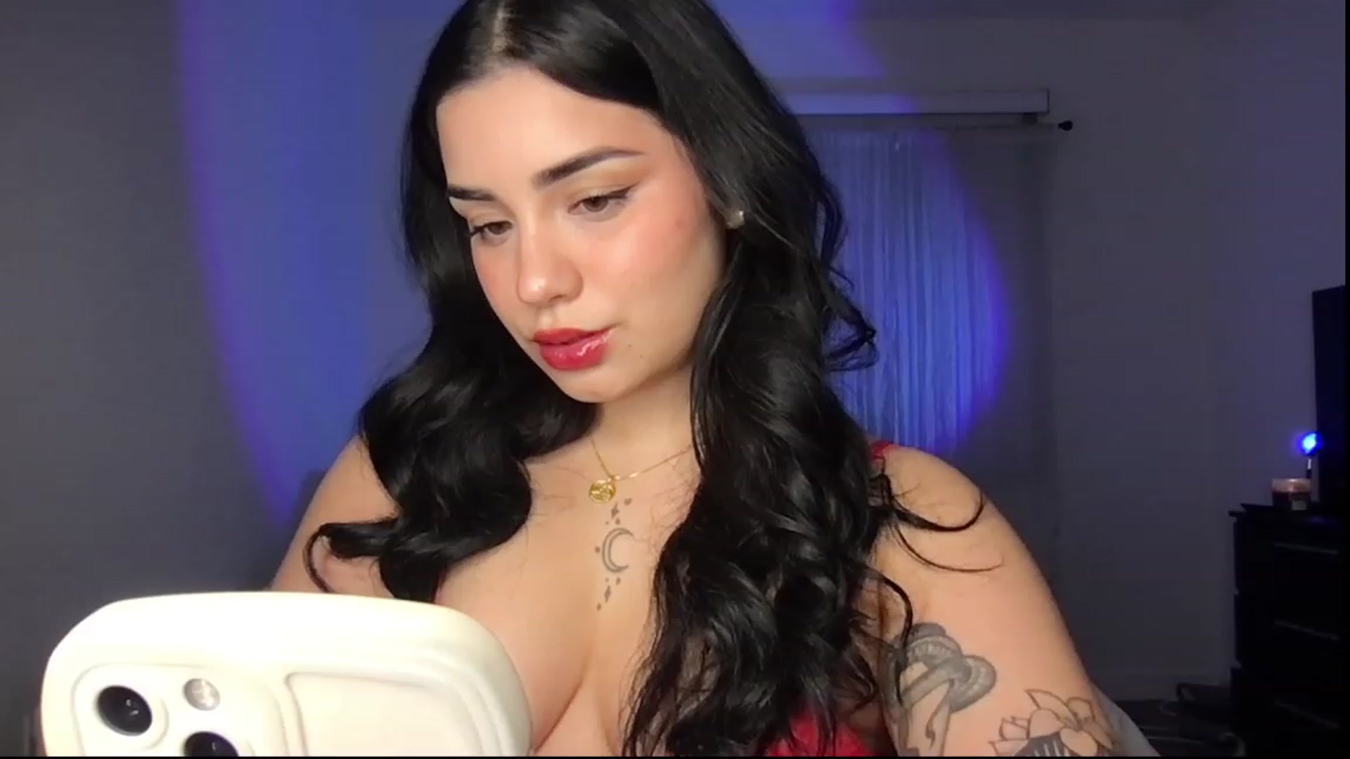 Gallery image thumbnail from babyxjulz's myfreecams stream on, 07/06/2023, 03:55 image 4 of 20
