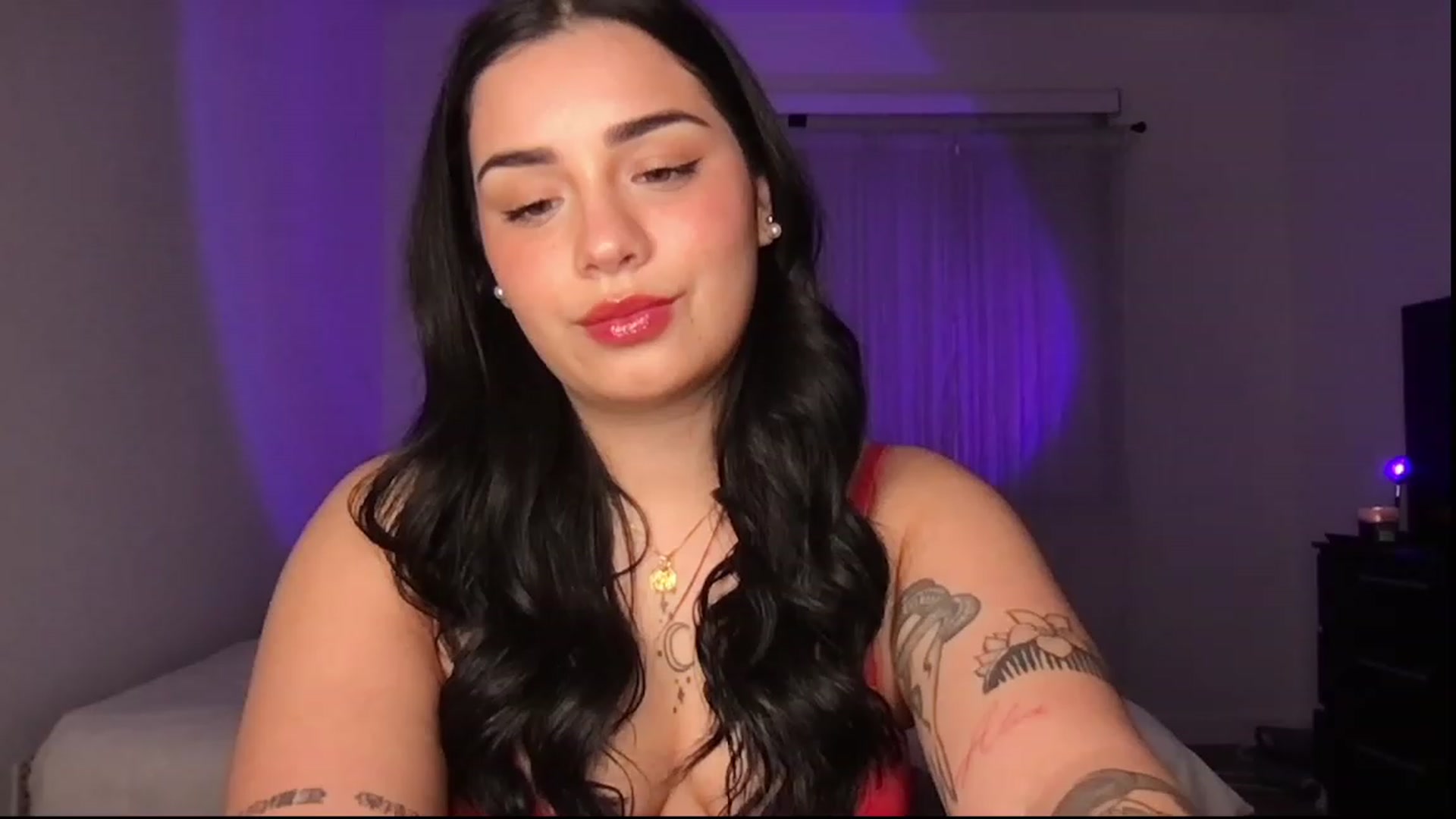 Gallery image thumbnail from babyxjulz's myfreecams stream on, 07/06/2023, 06:27 image 3 of 20