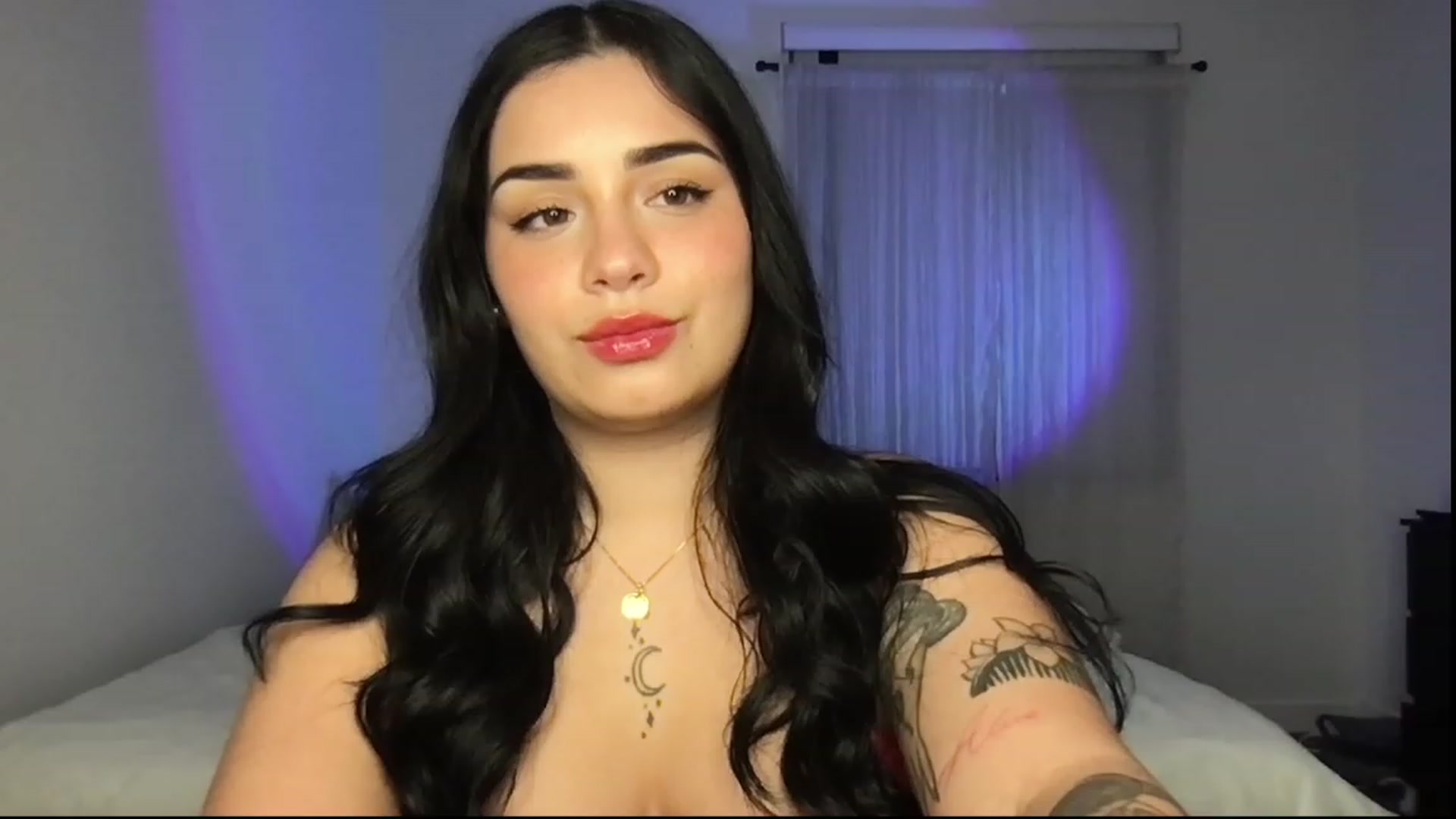 Gallery image thumbnail from babyxjulz's myfreecams stream on, 07/06/2023, 06:27 image 17 of 20