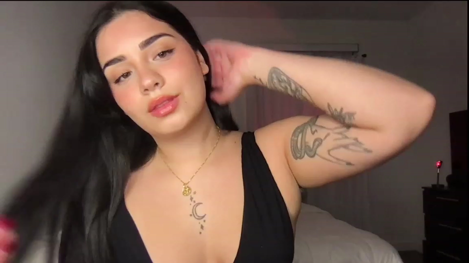 Gallery image thumbnail from babyxjulz's myfreecams stream on, 08/01/2023, 05:57 image 11 of 20