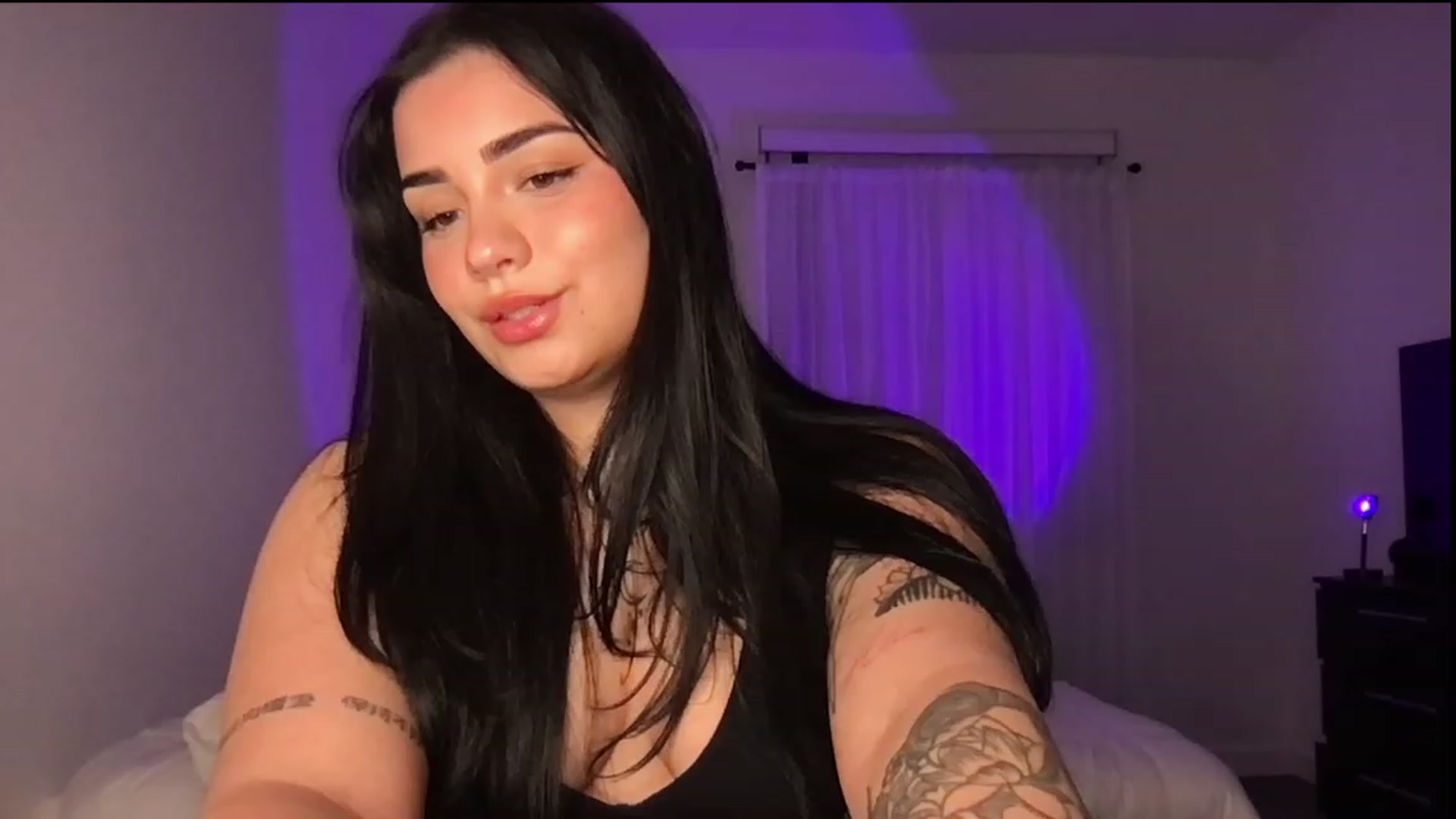Gallery image thumbnail from babyxjulz's myfreecams stream on, 08/01/2023, 05:57 image 18 of 20