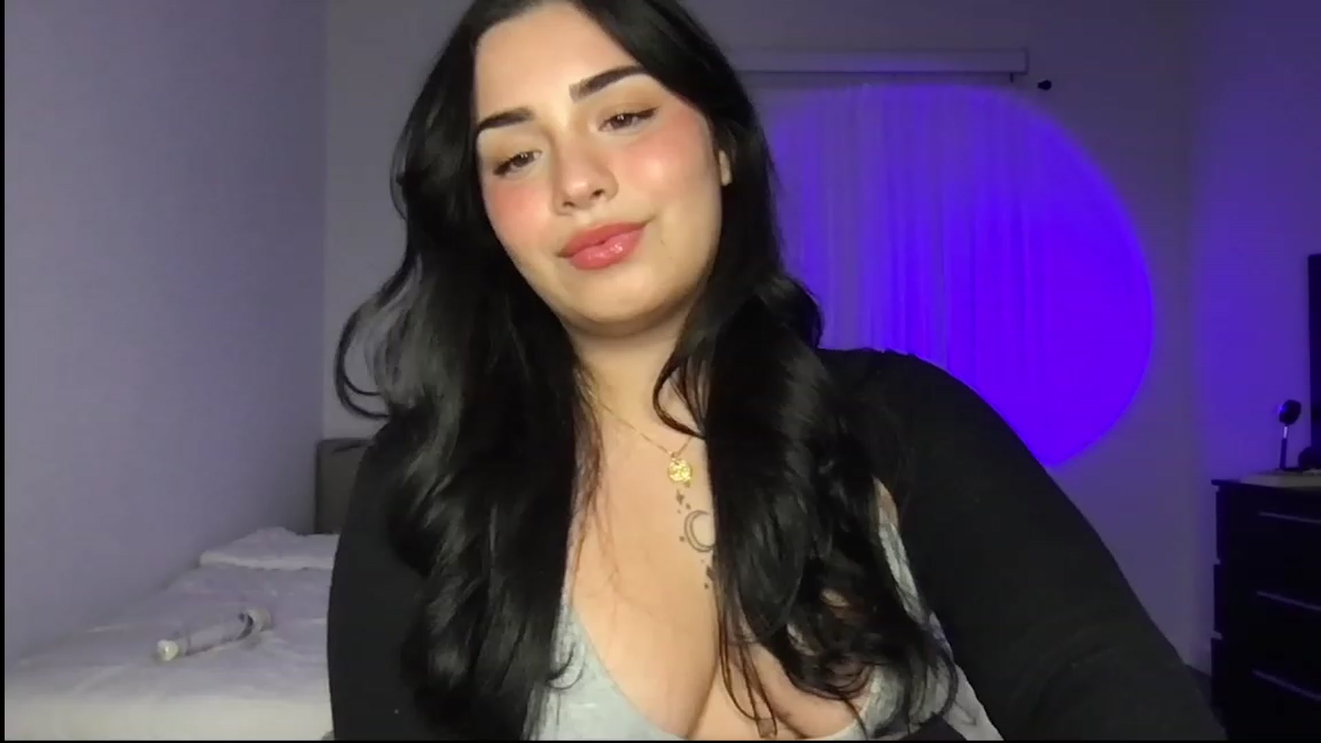 Gallery image thumbnail from babyxjulz's myfreecams stream on, 08/08/2023, 04:05 image 10 of 20