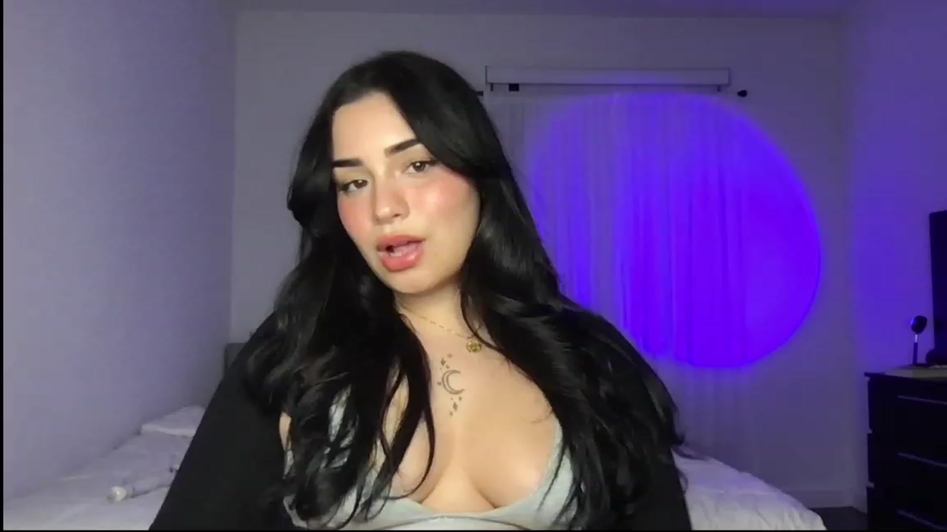 Gallery image thumbnail from babyxjulz's myfreecams stream on, 08/08/2023, 05:04 image 11 of 20