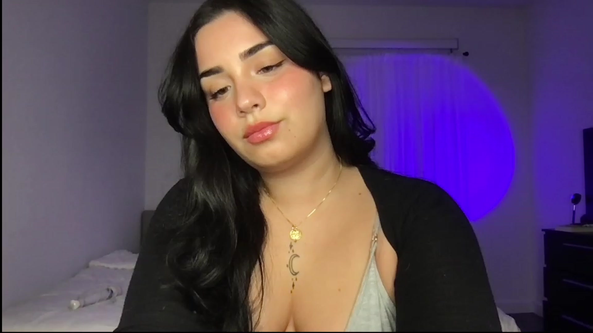 Gallery image thumbnail from babyxjulz's myfreecams stream on, 08/08/2023, 05:04 image 17 of 20