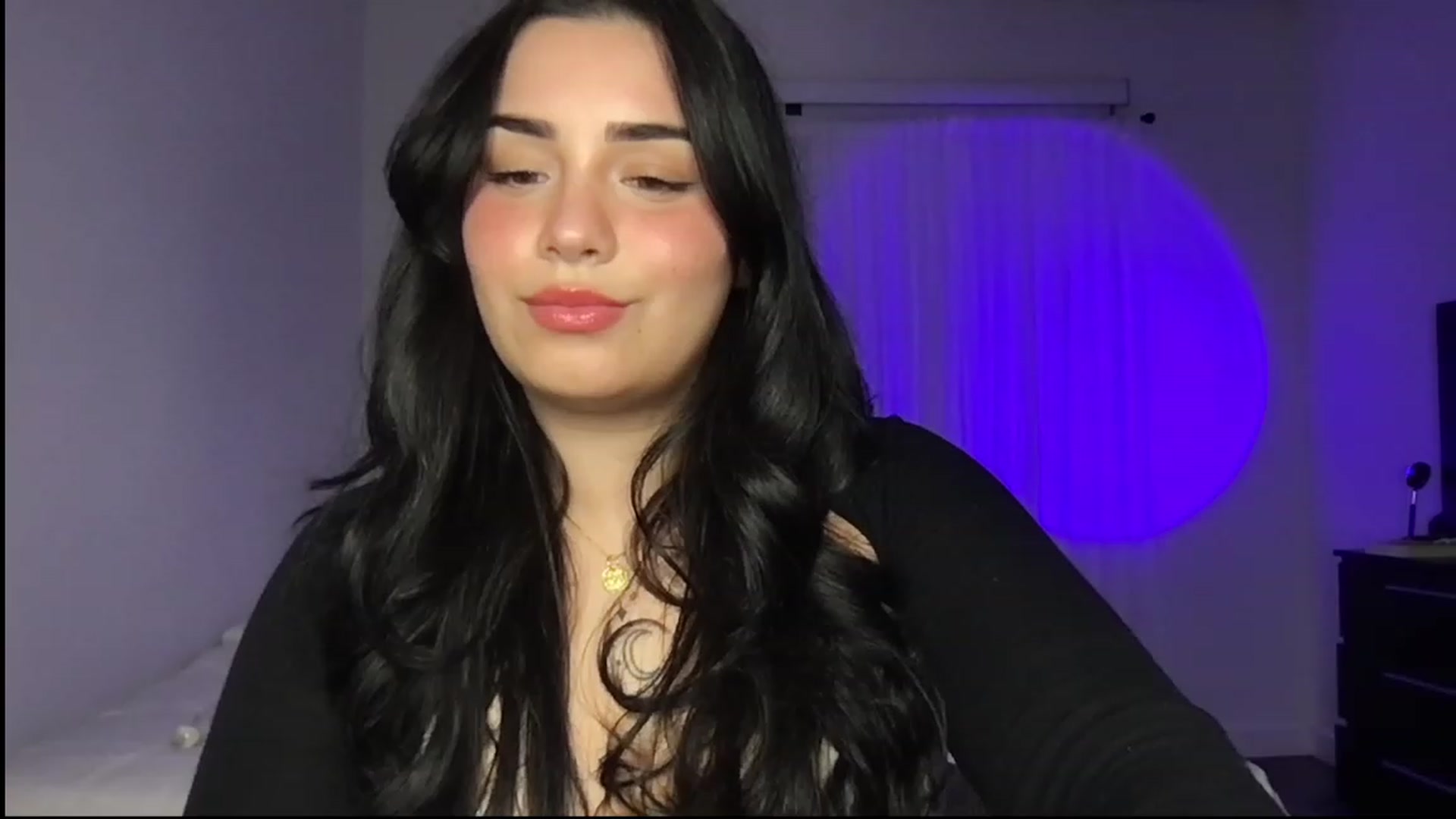 Gallery image thumbnail from babyxjulz's myfreecams stream on, 08/08/2023, 05:04 image 6 of 20