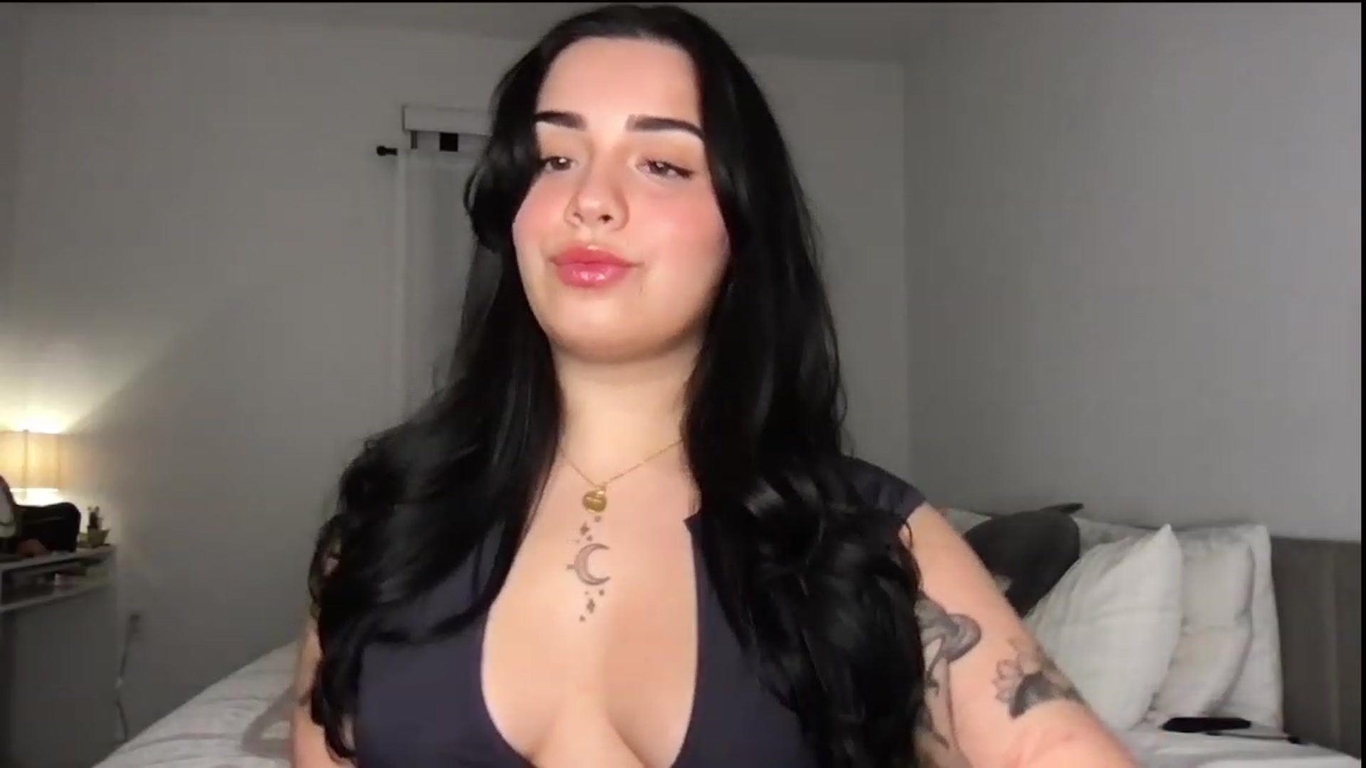 Gallery image thumbnail from babyxjulz's myfreecams stream on, 08/30/2023, 04:45 image 6 of 20