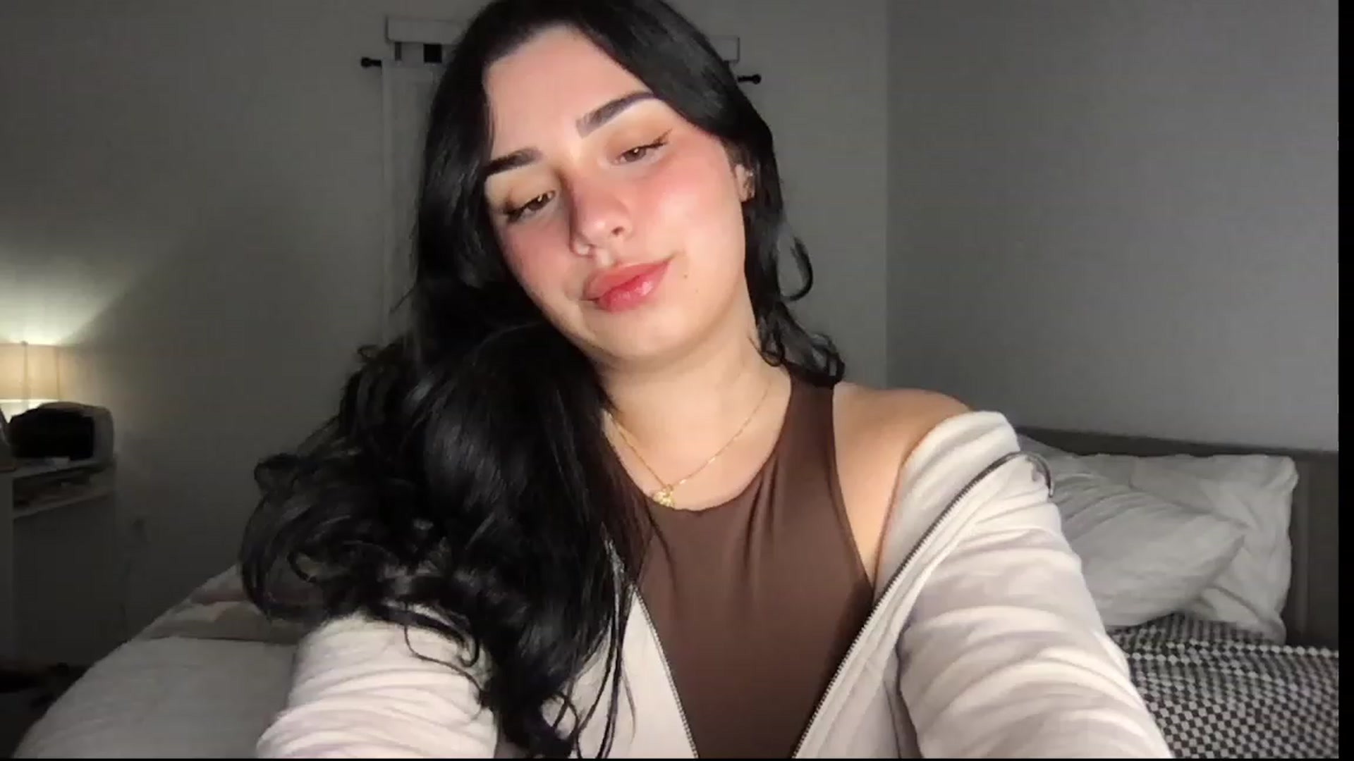 Gallery image thumbnail from babyxjulz's myfreecams stream on, 09/05/2023, 06:19 image 2 of 20