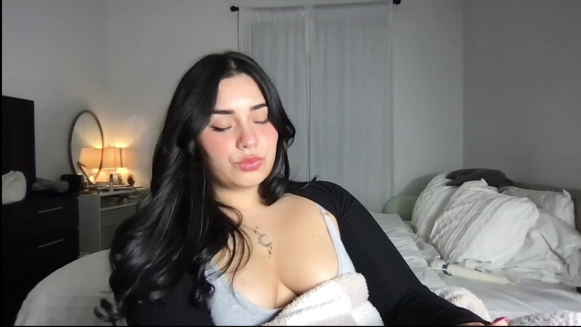 Gallery image thumbnail from babyxjulz's myfreecams stream on, 09/29/2023, 04:21 image 9 of 20