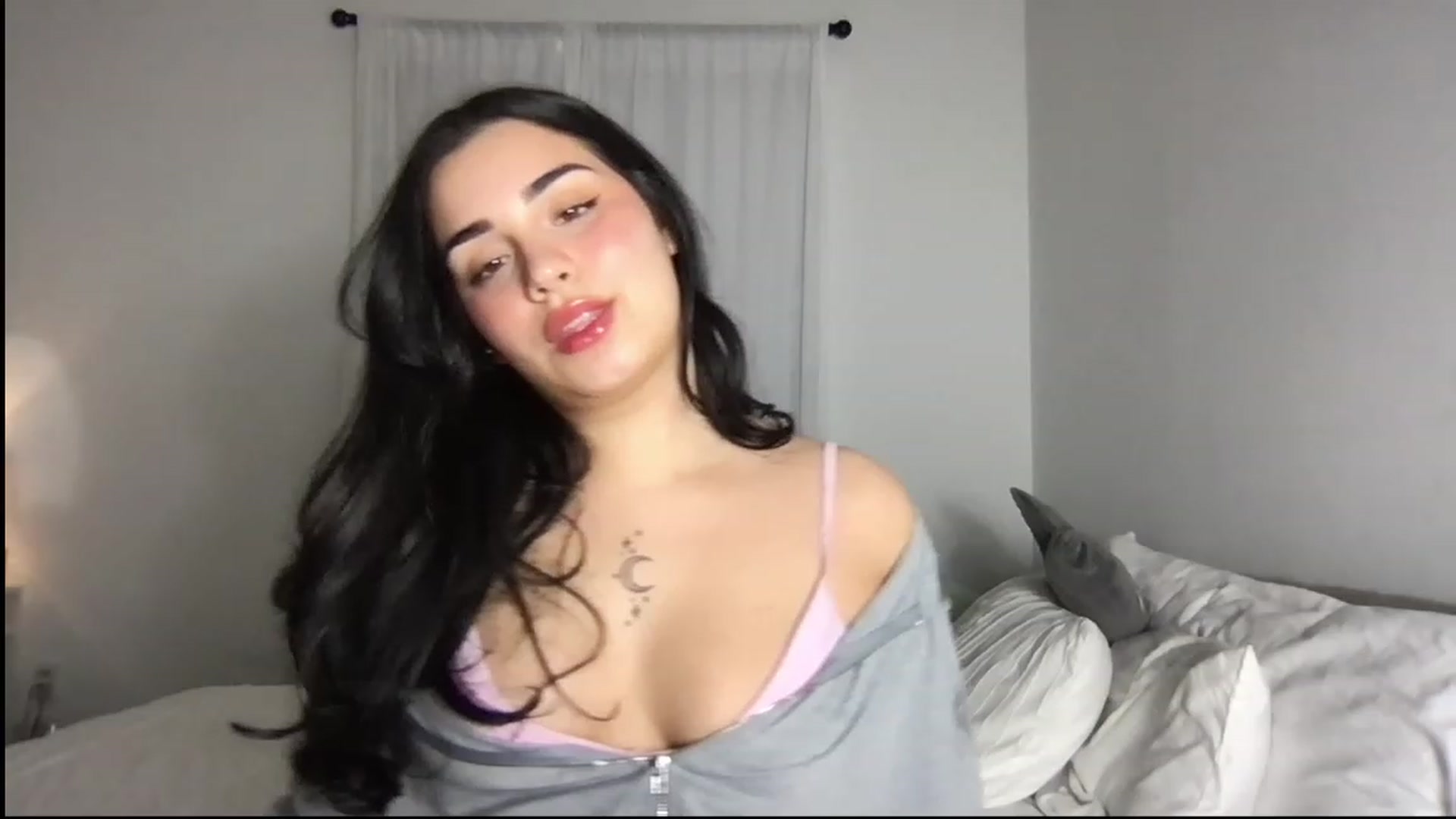 Gallery image thumbnail from babyxjulz's myfreecams stream on, 10/04/2023, 04:13 image 16 of 20
