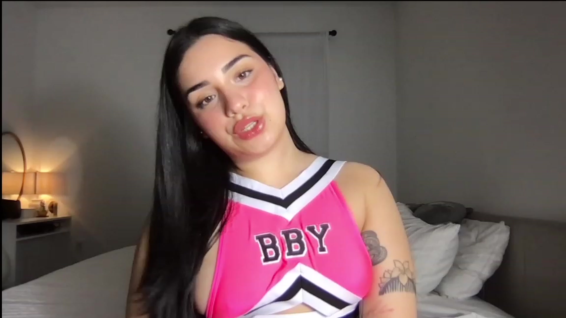 Gallery image thumbnail from babyxjulz's myfreecams stream on, 10/24/2023, 04:08 image 10 of 20