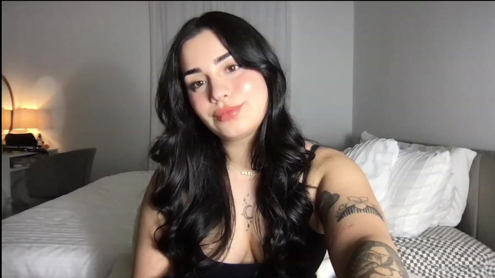 Gallery image thumbnail from babyxjulz's myfreecams stream on, 11/28/2023, 05:42 image 3 of 20