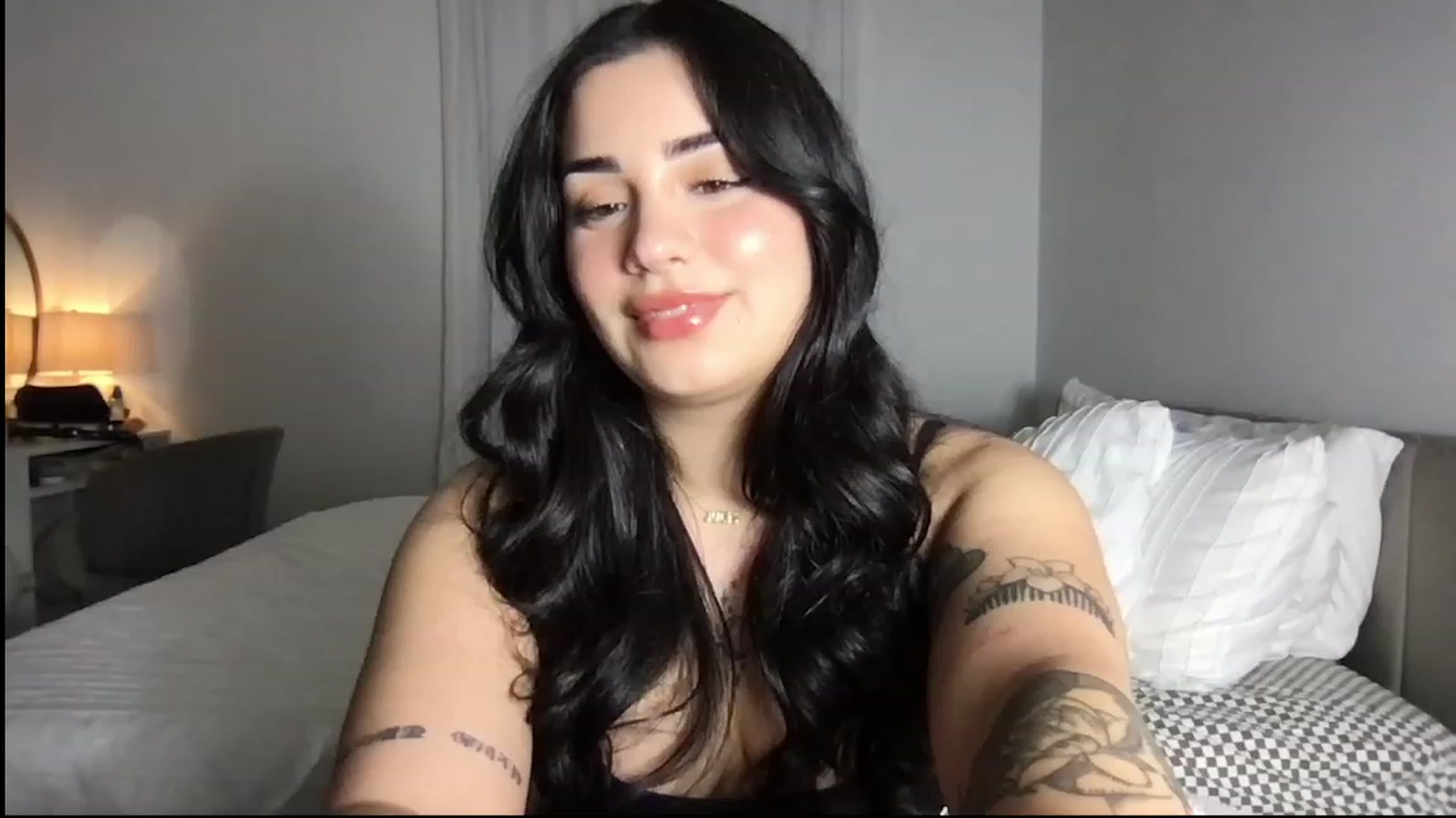 Gallery image thumbnail from babyxjulz's myfreecams stream on, 11/28/2023, 05:42 image 2 of 20