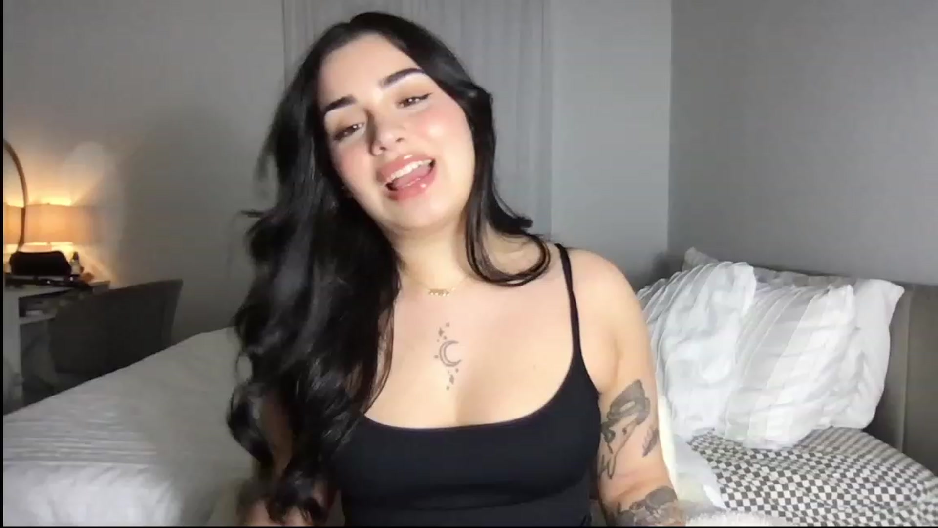 Gallery image thumbnail from babyxjulz's myfreecams stream on, 11/28/2023, 05:42 image 1 of 20