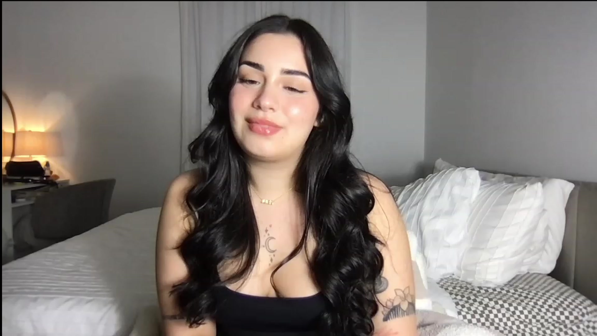 Gallery image thumbnail from babyxjulz's myfreecams stream on, 11/28/2023, 05:42 image 9 of 20