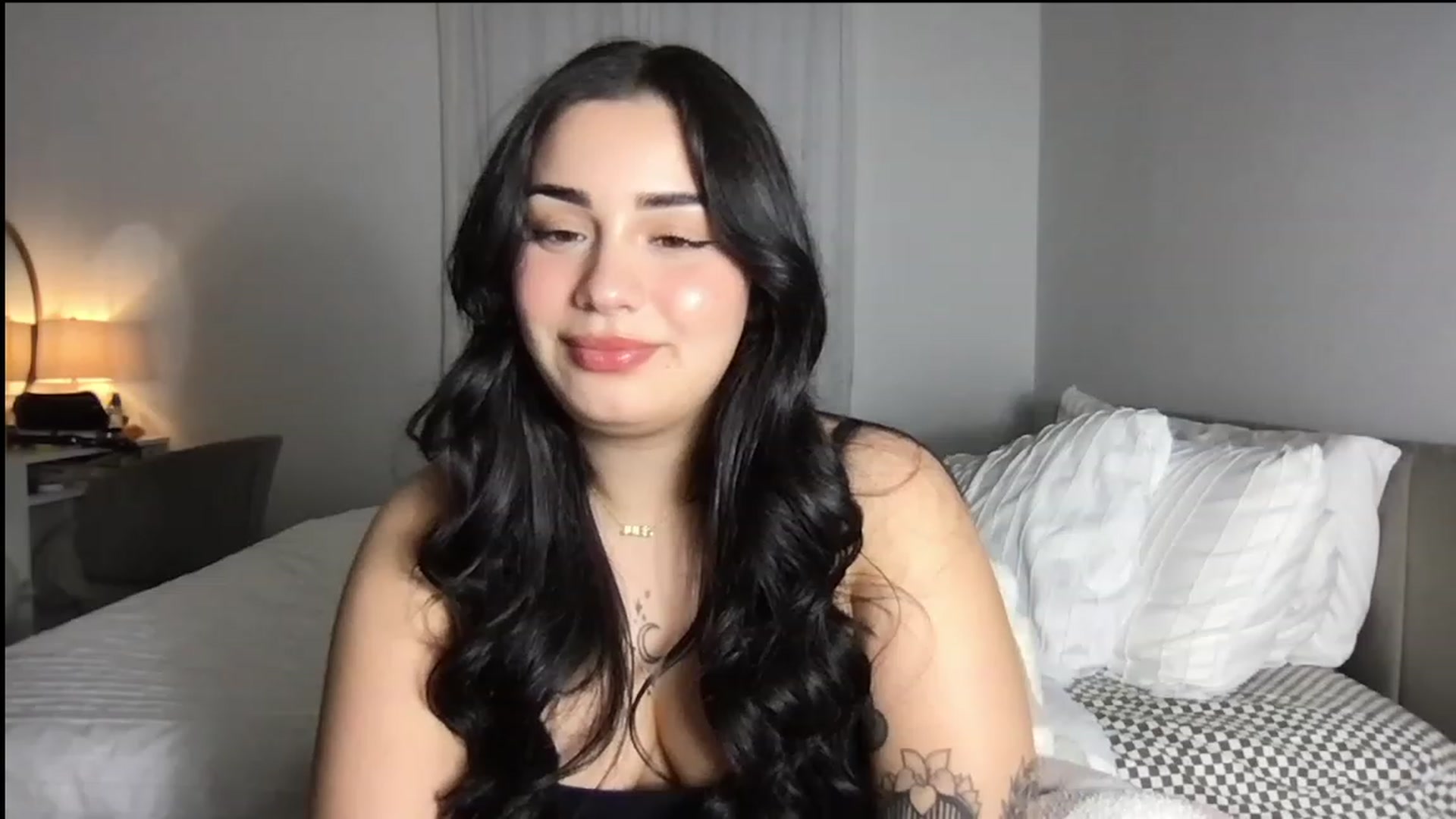 Gallery image thumbnail from babyxjulz's myfreecams stream on, 11/28/2023, 05:42 image 10 of 20