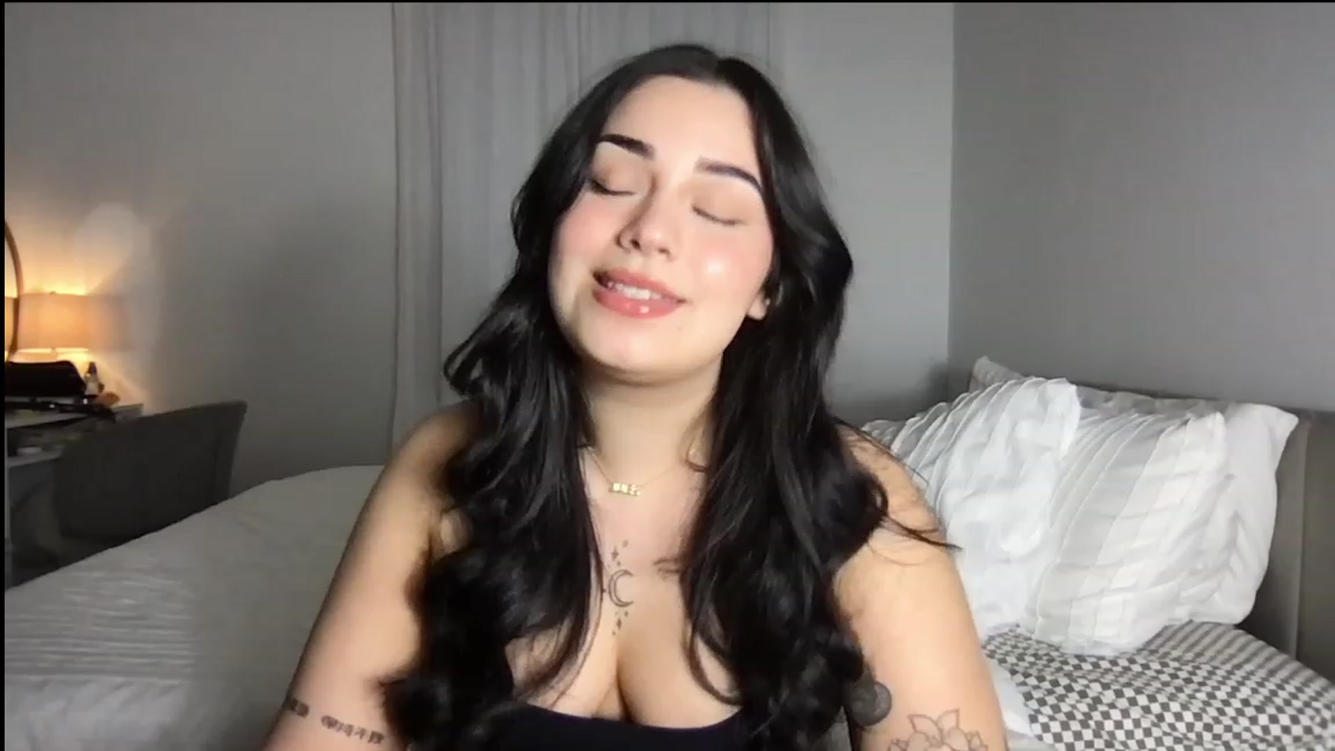 Gallery image thumbnail from babyxjulz's myfreecams stream on, 11/28/2023, 05:42 image 16 of 20