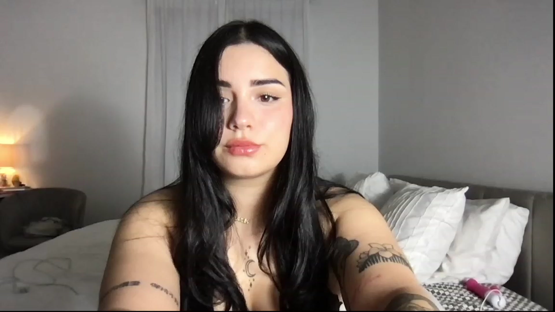 Gallery image thumbnail from babyxjulz's myfreecams stream on, 12/07/2023, 05:15 image 17 of 20