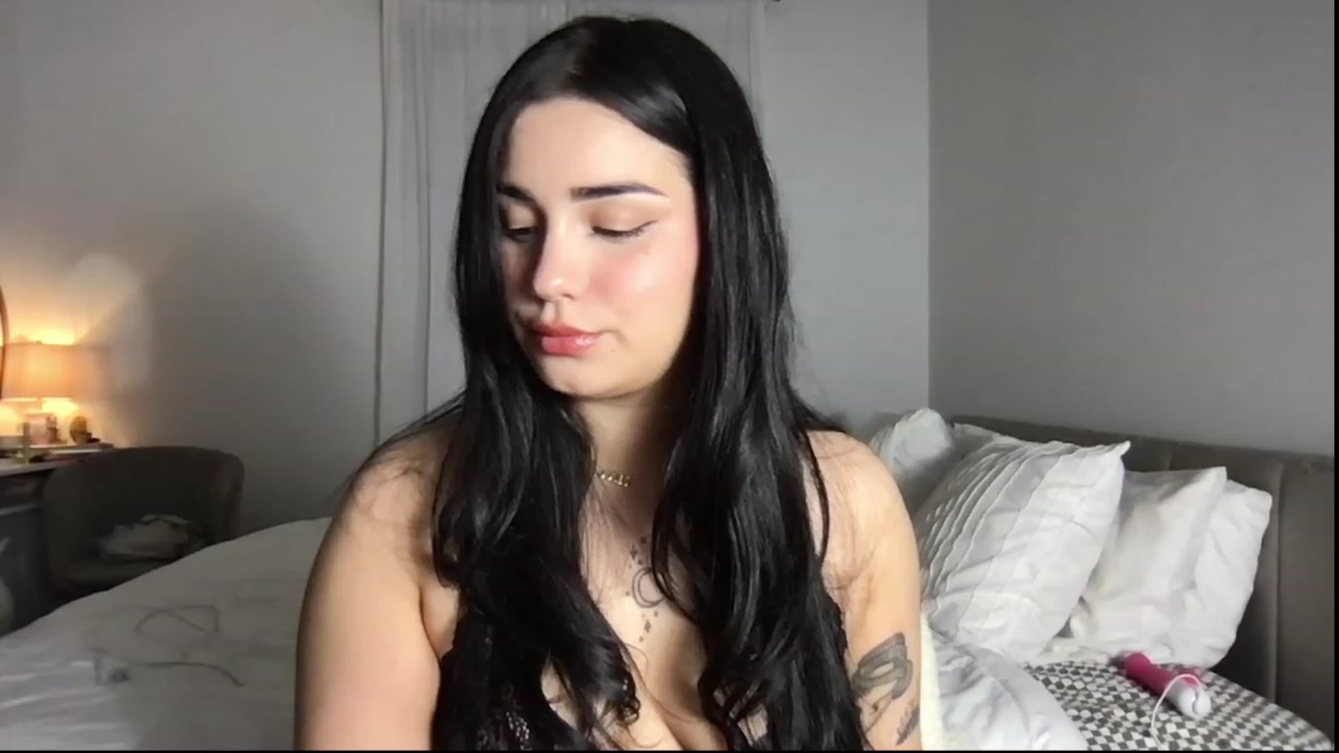 Gallery image thumbnail from babyxjulz's myfreecams stream on, 12/07/2023, 05:15 image 6 of 20