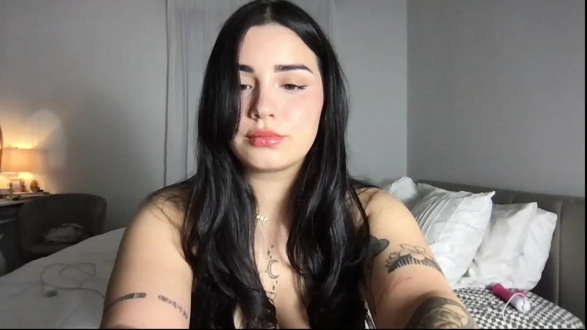 Gallery image thumbnail from babyxjulz's myfreecams stream on, 12/07/2023, 05:15 image 2 of 20