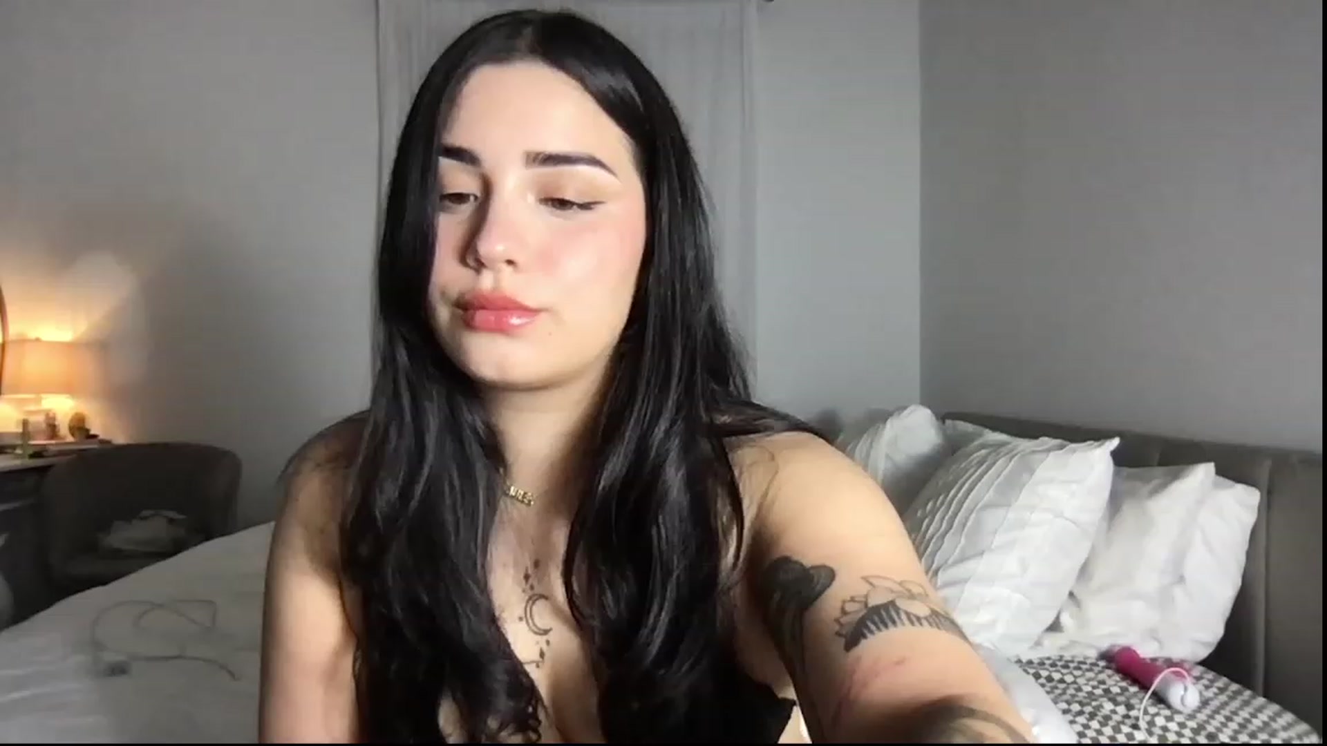 Gallery image thumbnail from babyxjulz's myfreecams stream on, 12/07/2023, 05:15 image 5 of 20
