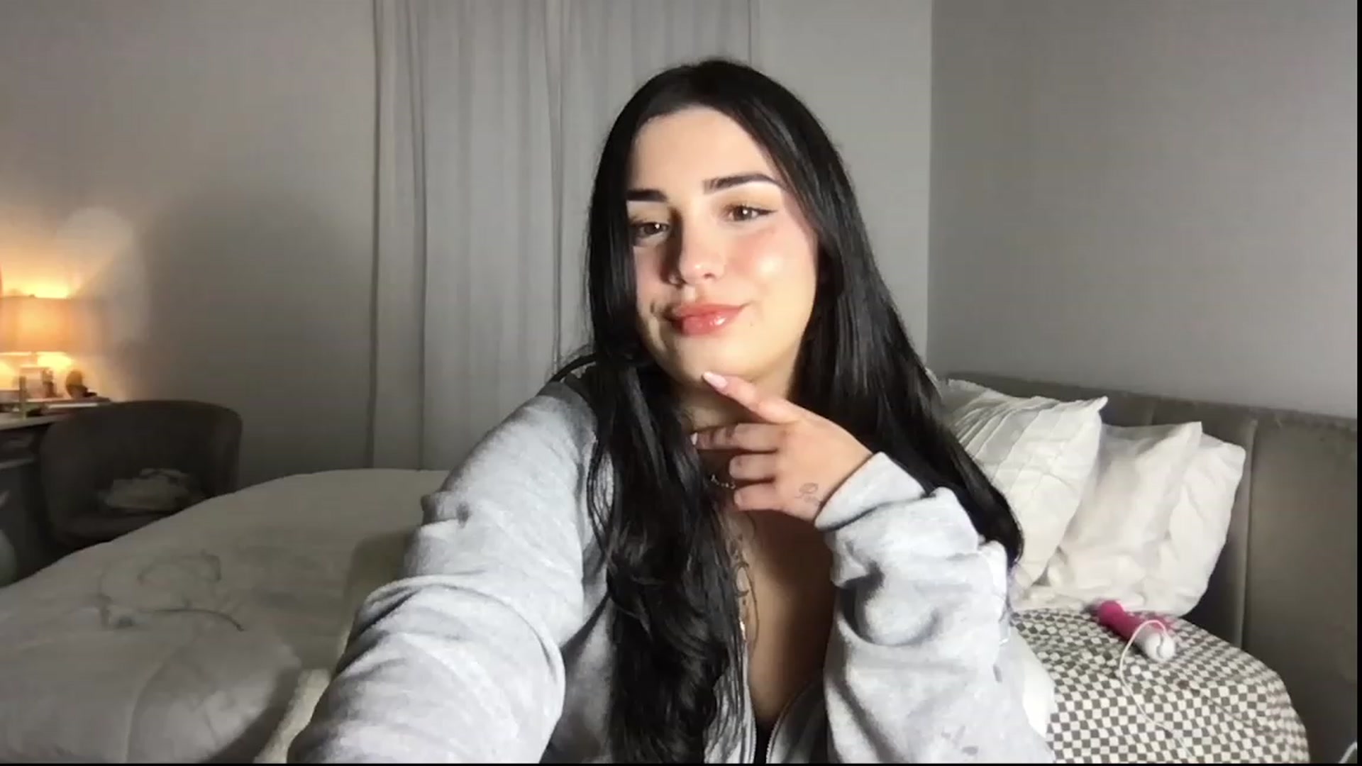 Gallery image thumbnail from babyxjulz's myfreecams stream on, 12/07/2023, 06:22 image 4 of 20
