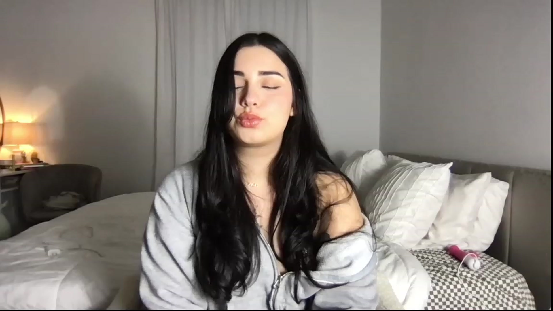 Gallery image thumbnail from babyxjulz's myfreecams stream on, 12/07/2023, 06:22 image 6 of 20