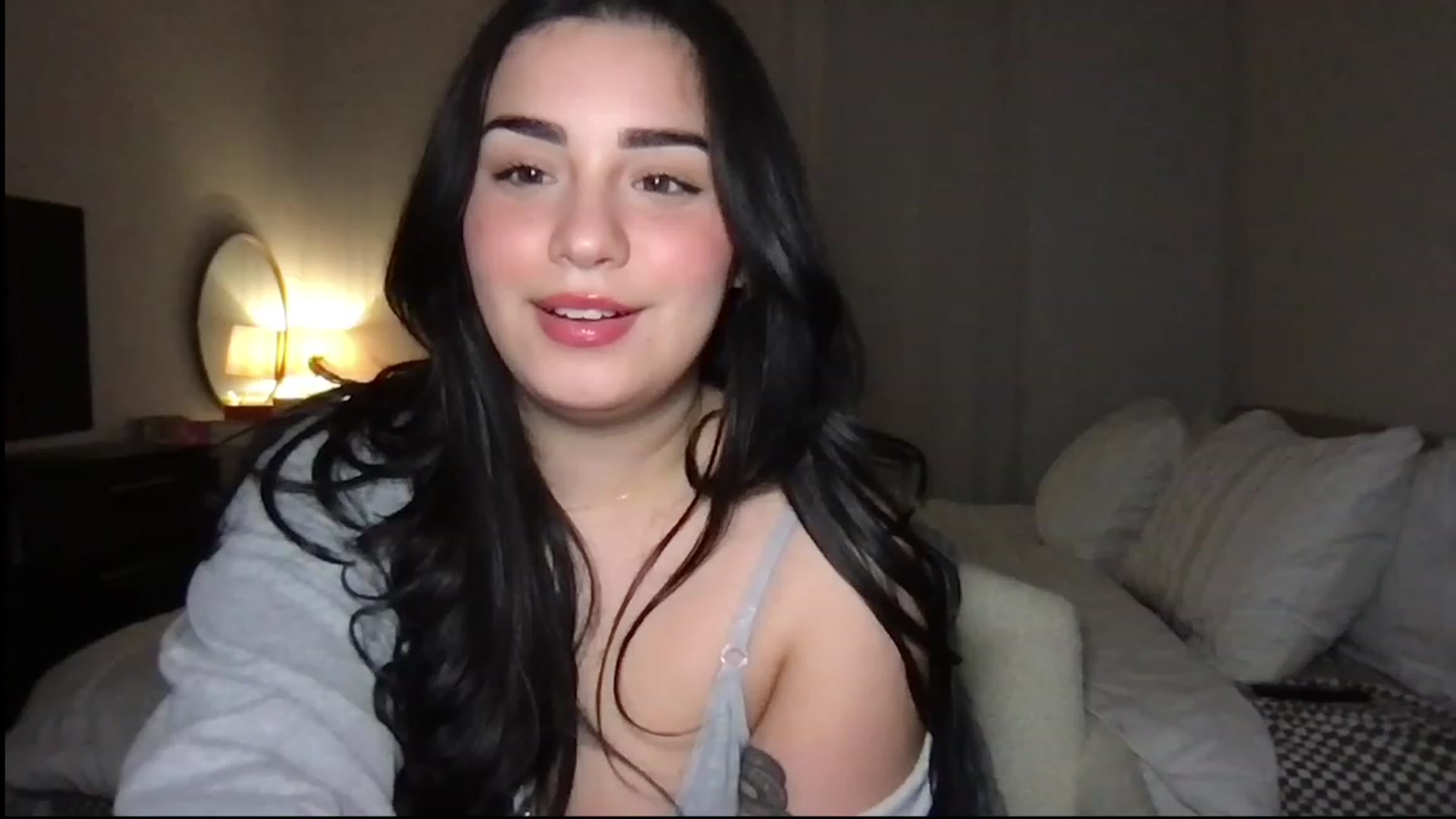 Gallery image thumbnail from babyxjulz's myfreecams stream on, 12/27/2023, 06:08 image 9 of 20