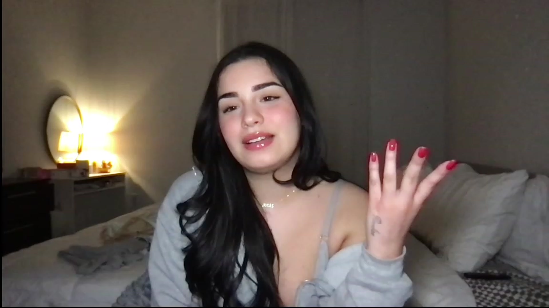 Gallery image thumbnail from babyxjulz's myfreecams stream on, 12/27/2023, 06:08 image 12 of 20