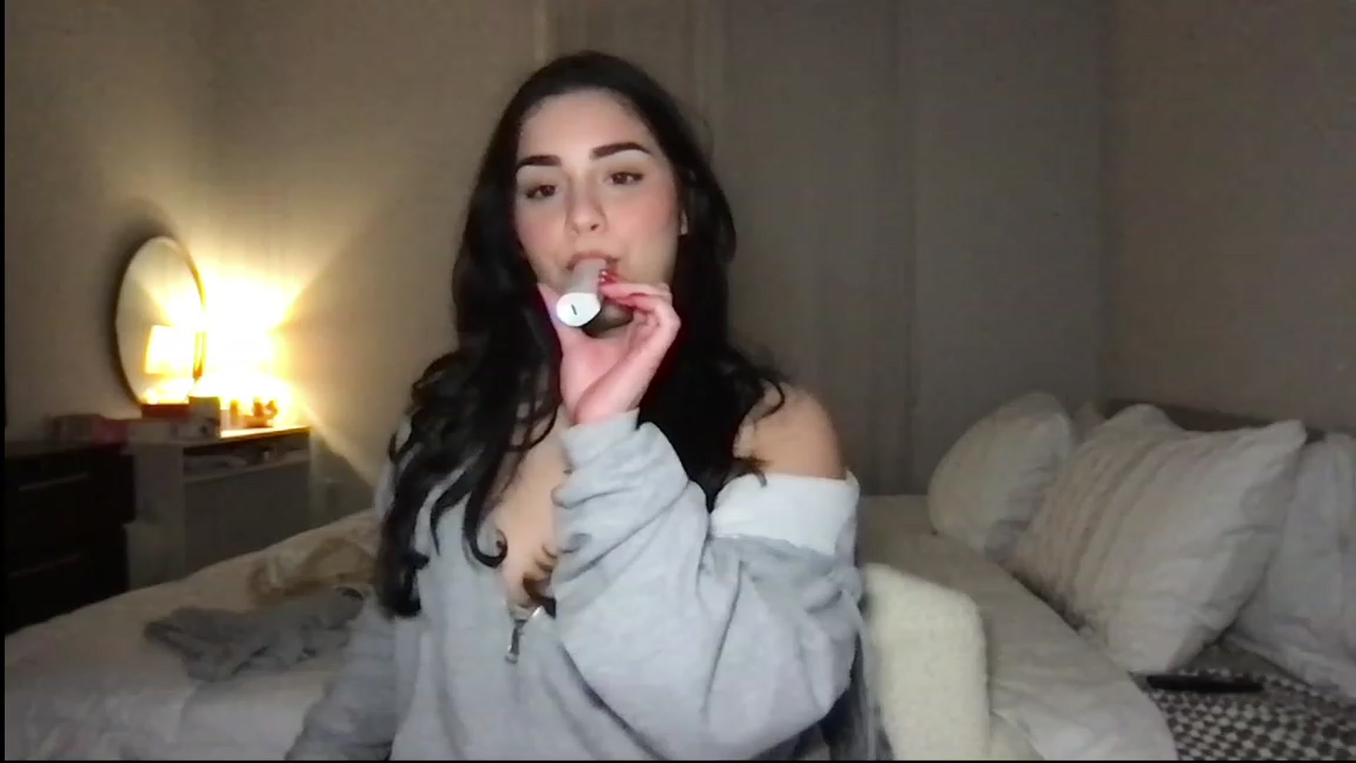 Gallery image thumbnail from babyxjulz's myfreecams stream on, 12/27/2023, 06:08 image 15 of 20